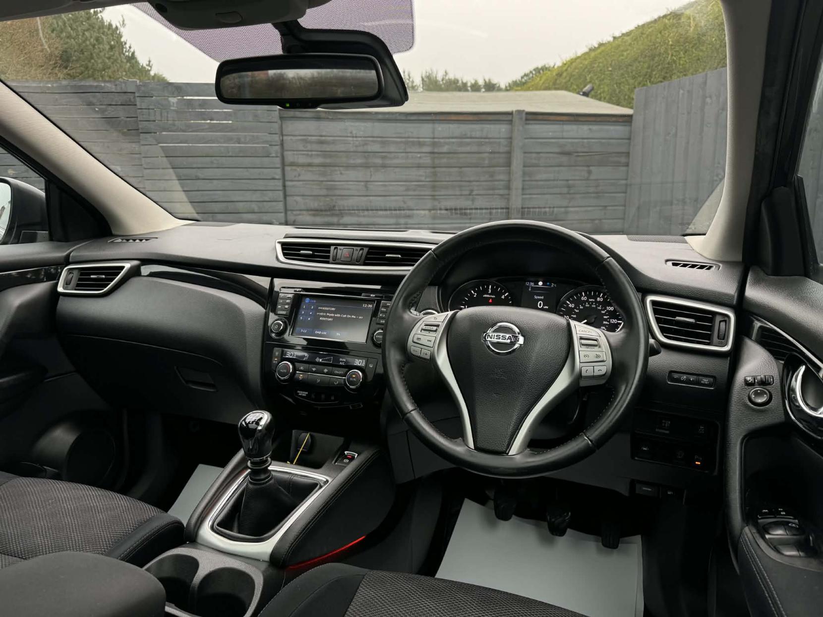 Nissan Qashqai 1.5 dCi Acenta Premium SUV 5dr Diesel Manual 2WD Euro 5 (s/s) (110 ps)