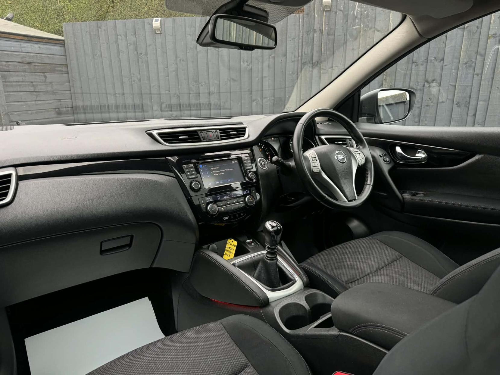 Nissan Qashqai 1.5 dCi Acenta Premium SUV 5dr Diesel Manual 2WD Euro 5 (s/s) (110 ps)