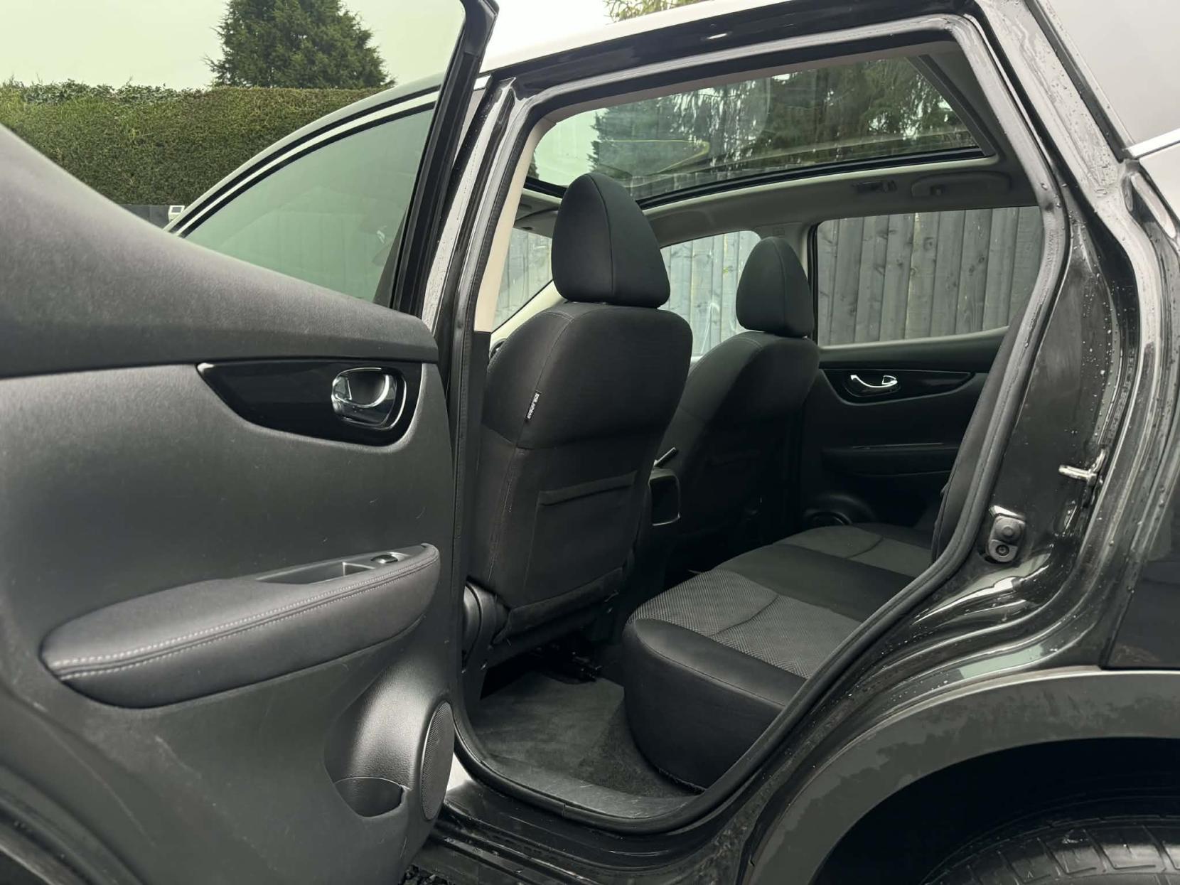 Nissan Qashqai 1.5 dCi Acenta Premium SUV 5dr Diesel Manual 2WD Euro 5 (s/s) (110 ps)