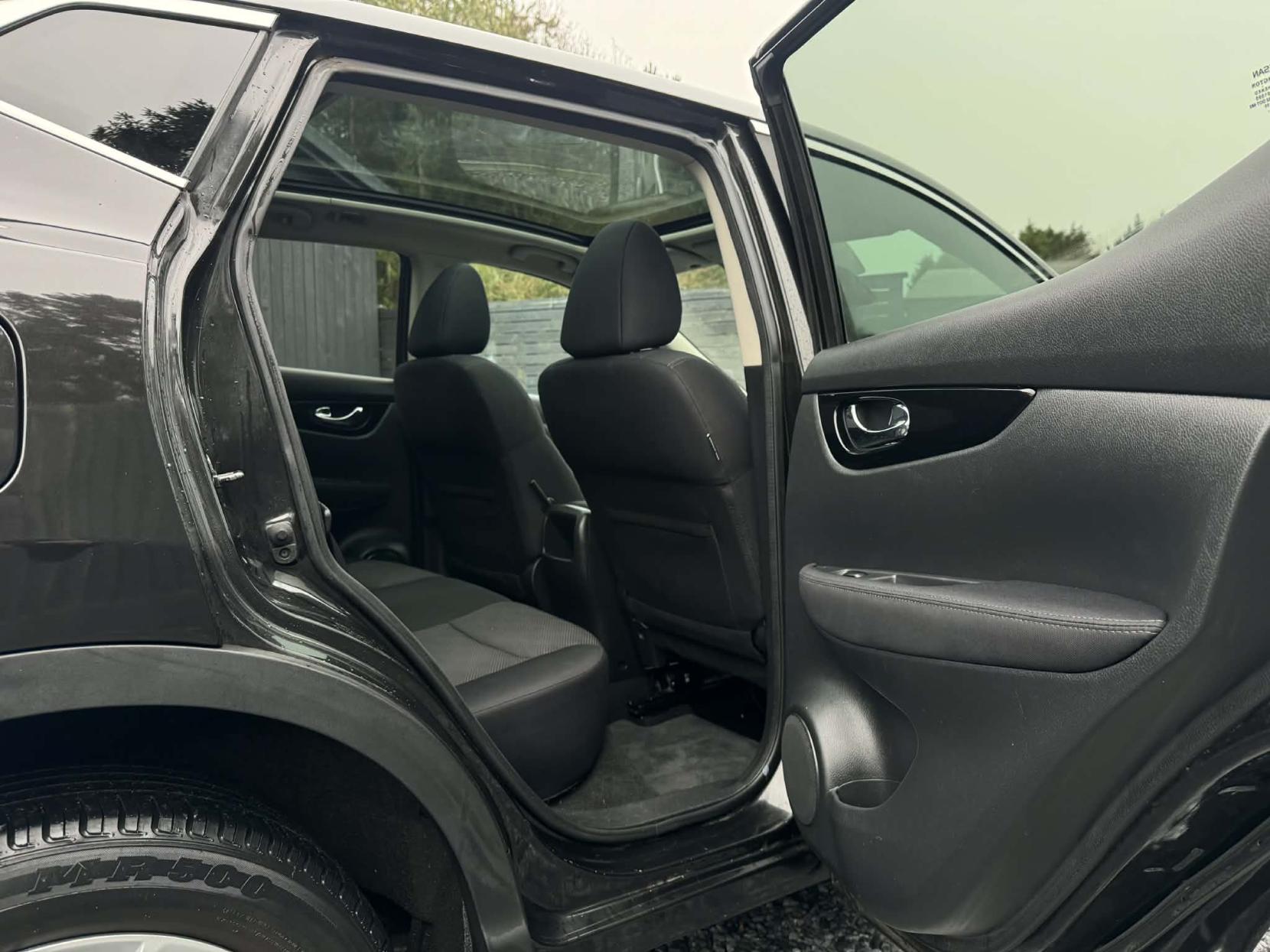 Nissan Qashqai 1.5 dCi Acenta Premium SUV 5dr Diesel Manual 2WD Euro 5 (s/s) (110 ps)