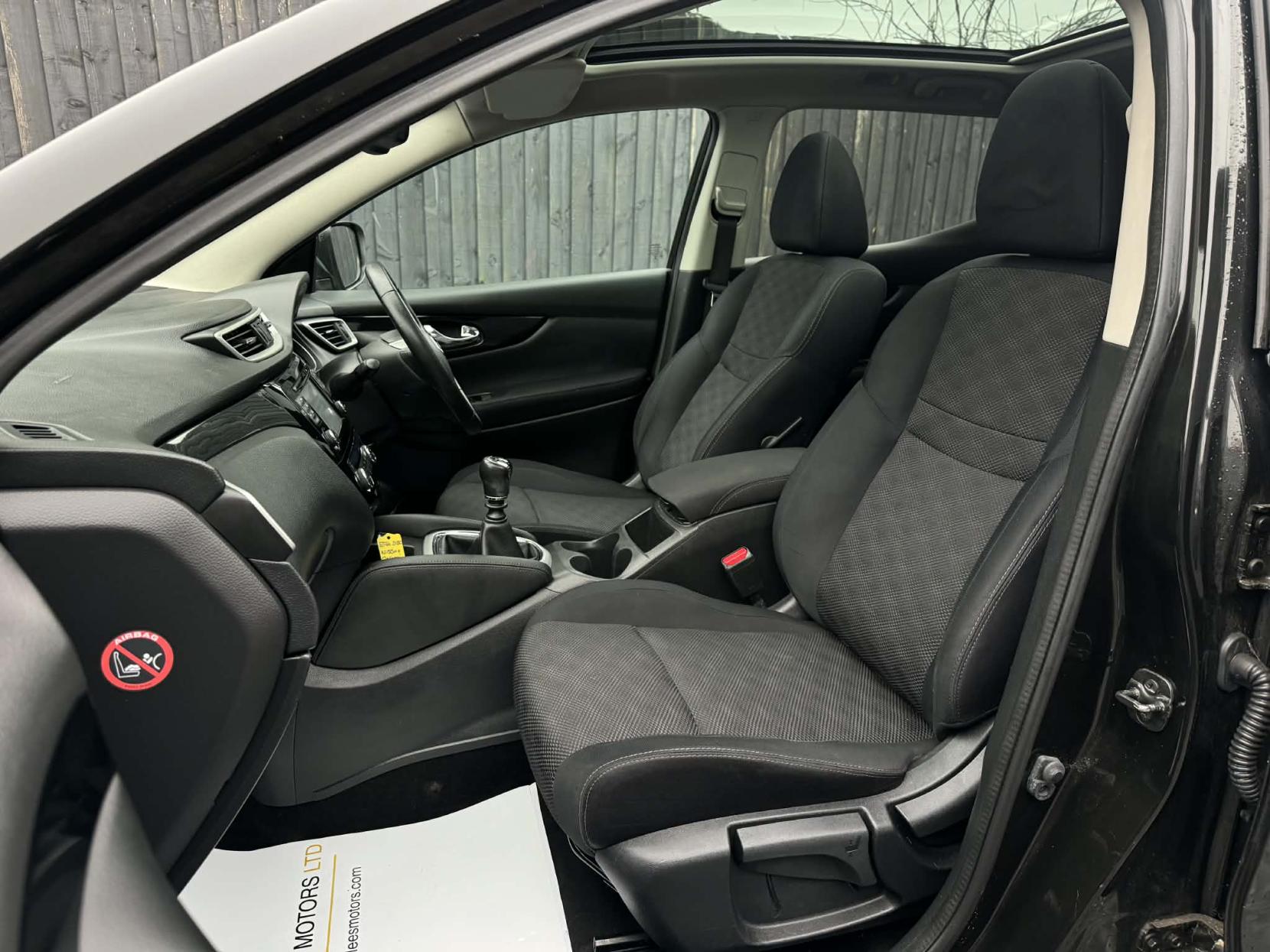 Nissan Qashqai 1.5 dCi Acenta Premium SUV 5dr Diesel Manual 2WD Euro 5 (s/s) (110 ps)