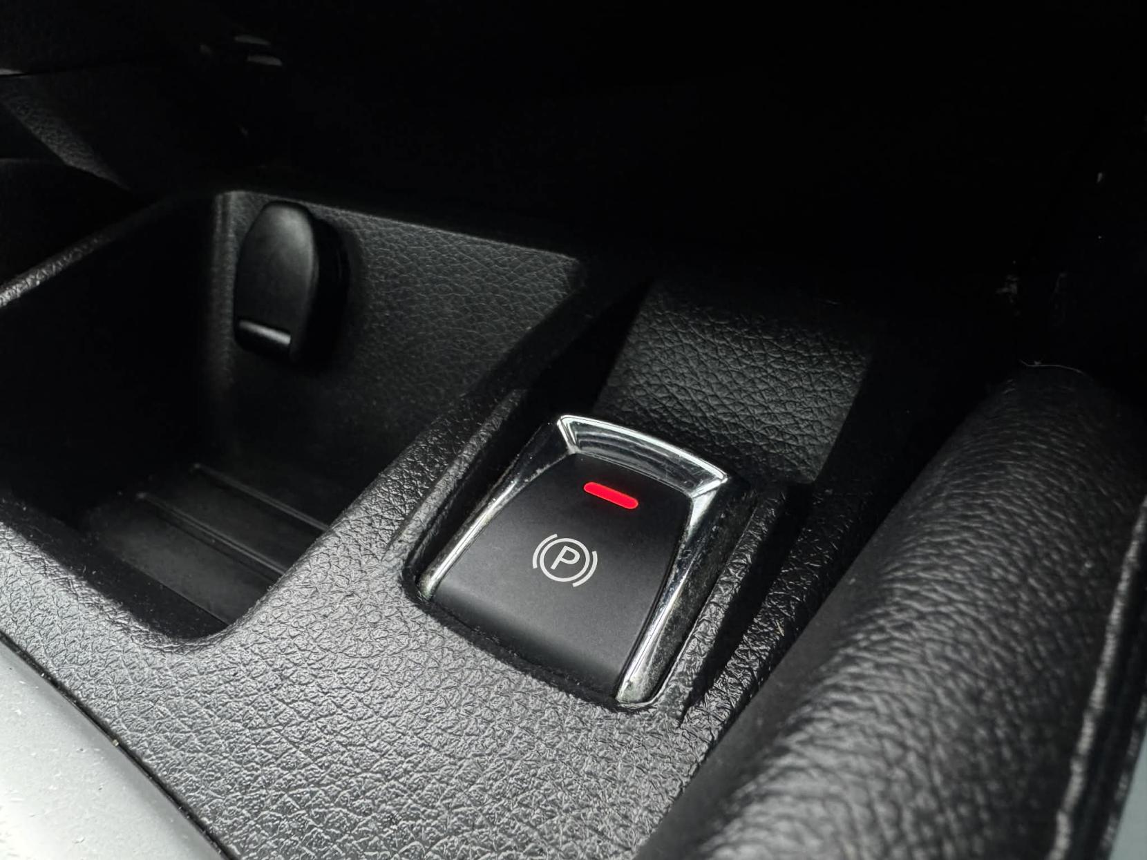 Nissan Qashqai 1.5 dCi Acenta Premium SUV 5dr Diesel Manual 2WD Euro 5 (s/s) (110 ps)