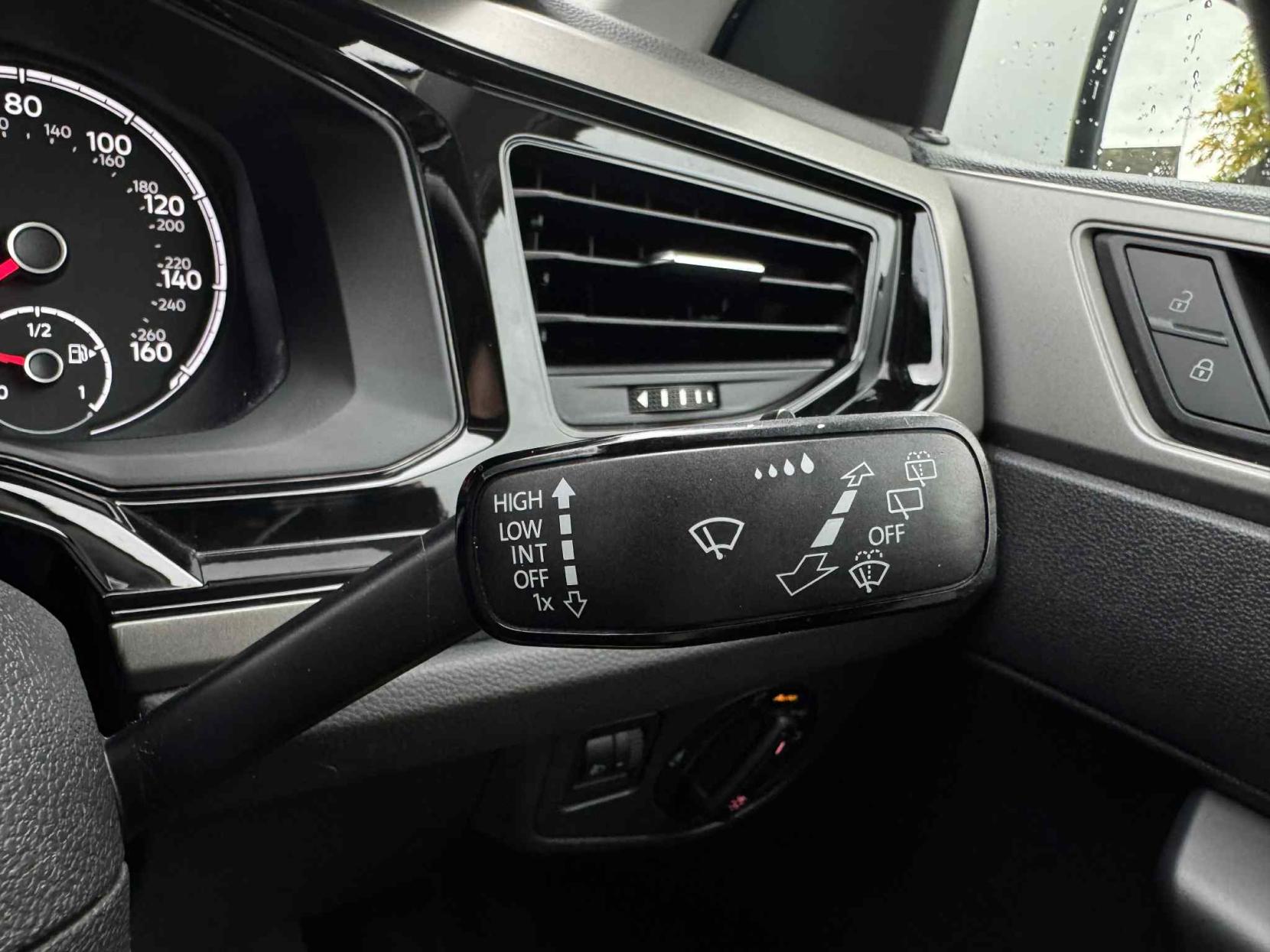 Volkswagen Polo 1.0 SE Hatchback 5dr Petrol Manual Euro 6 (s/s) (65 ps)