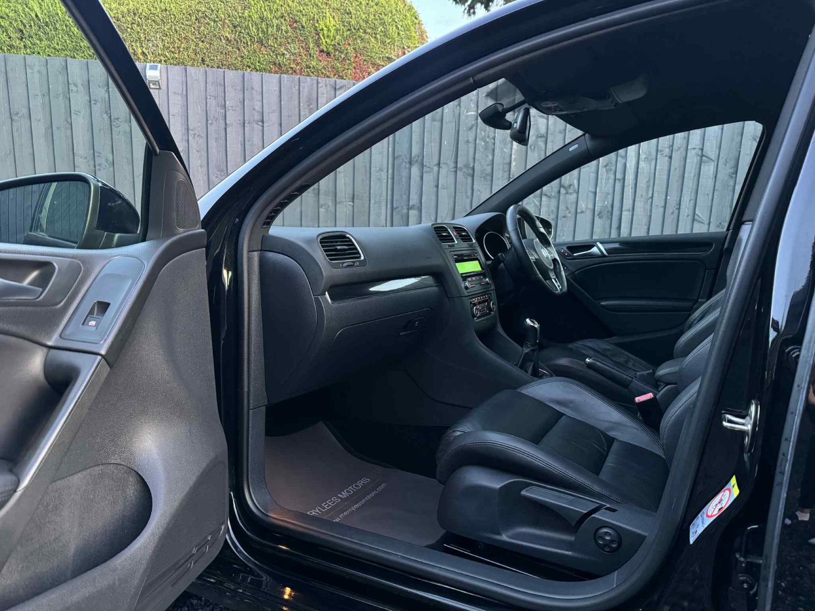 Volkswagen Golf 2.0 TDI GTD (Leather) Hatchback 5dr Diesel Manual Euro 5 (170 ps)