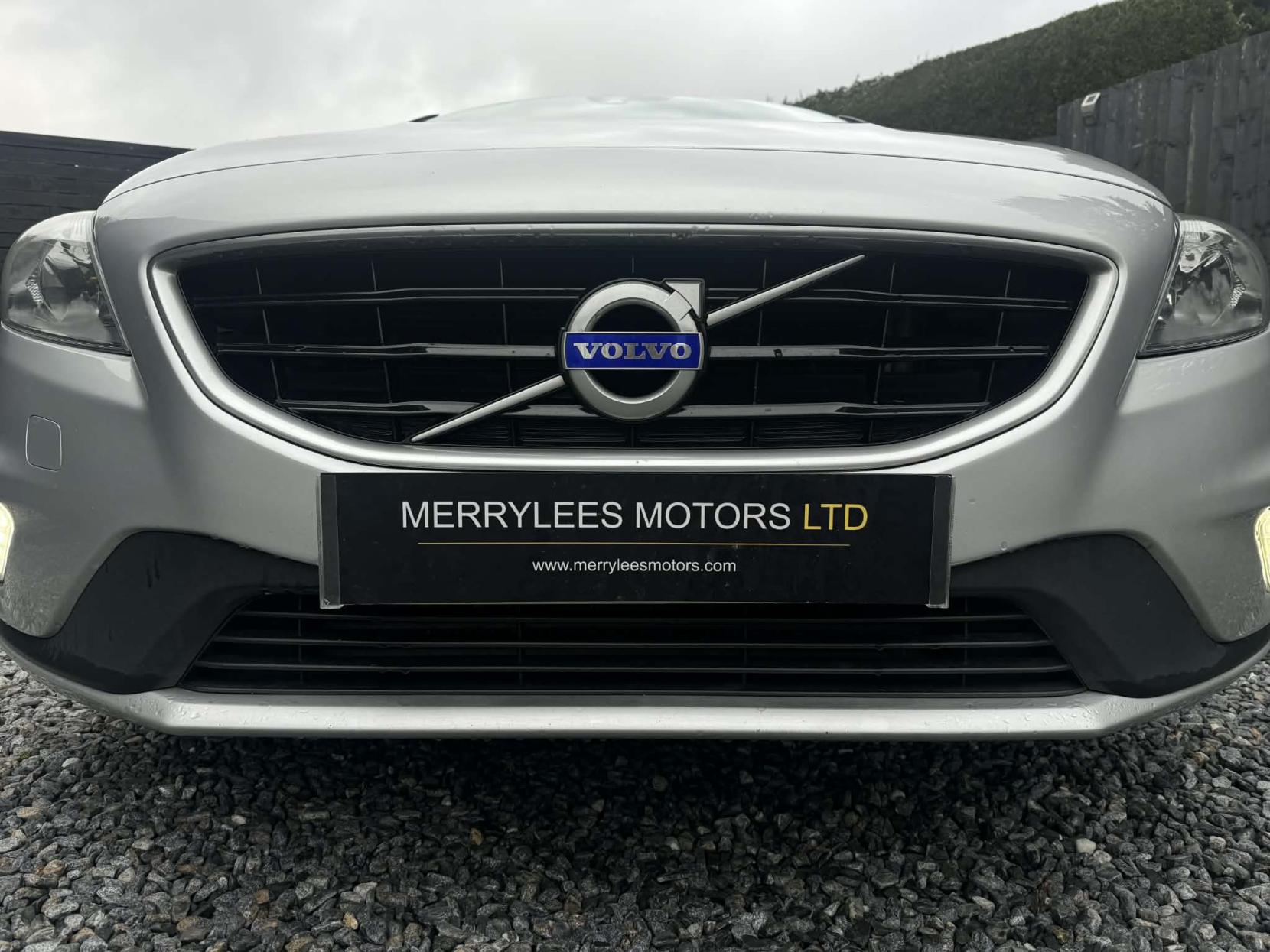 Volvo V40 2.0 D4 R-Design Nav Hatchback 5dr Diesel Manual Euro 6 (s/s) (190 ps)