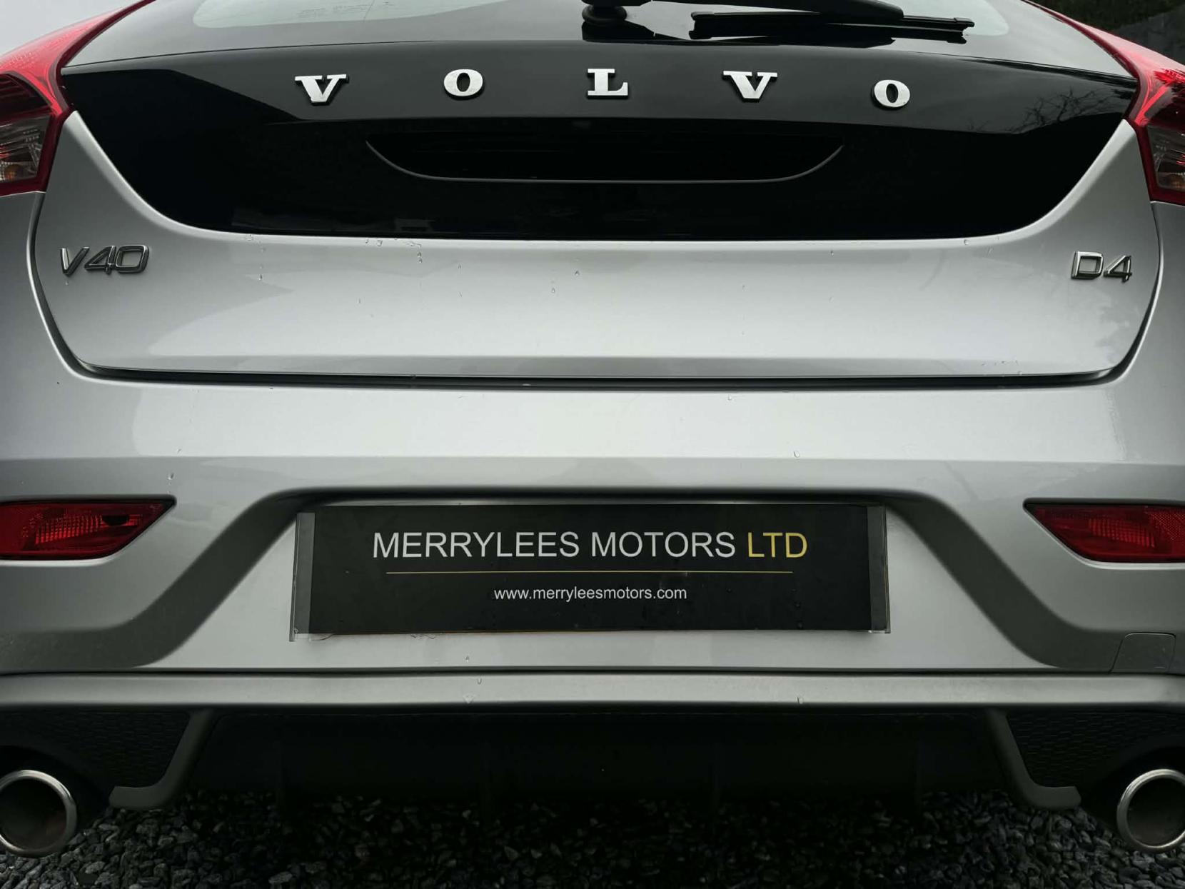 Volvo V40 2.0 D4 R-Design Nav Hatchback 5dr Diesel Manual Euro 6 (s/s) (190 ps)