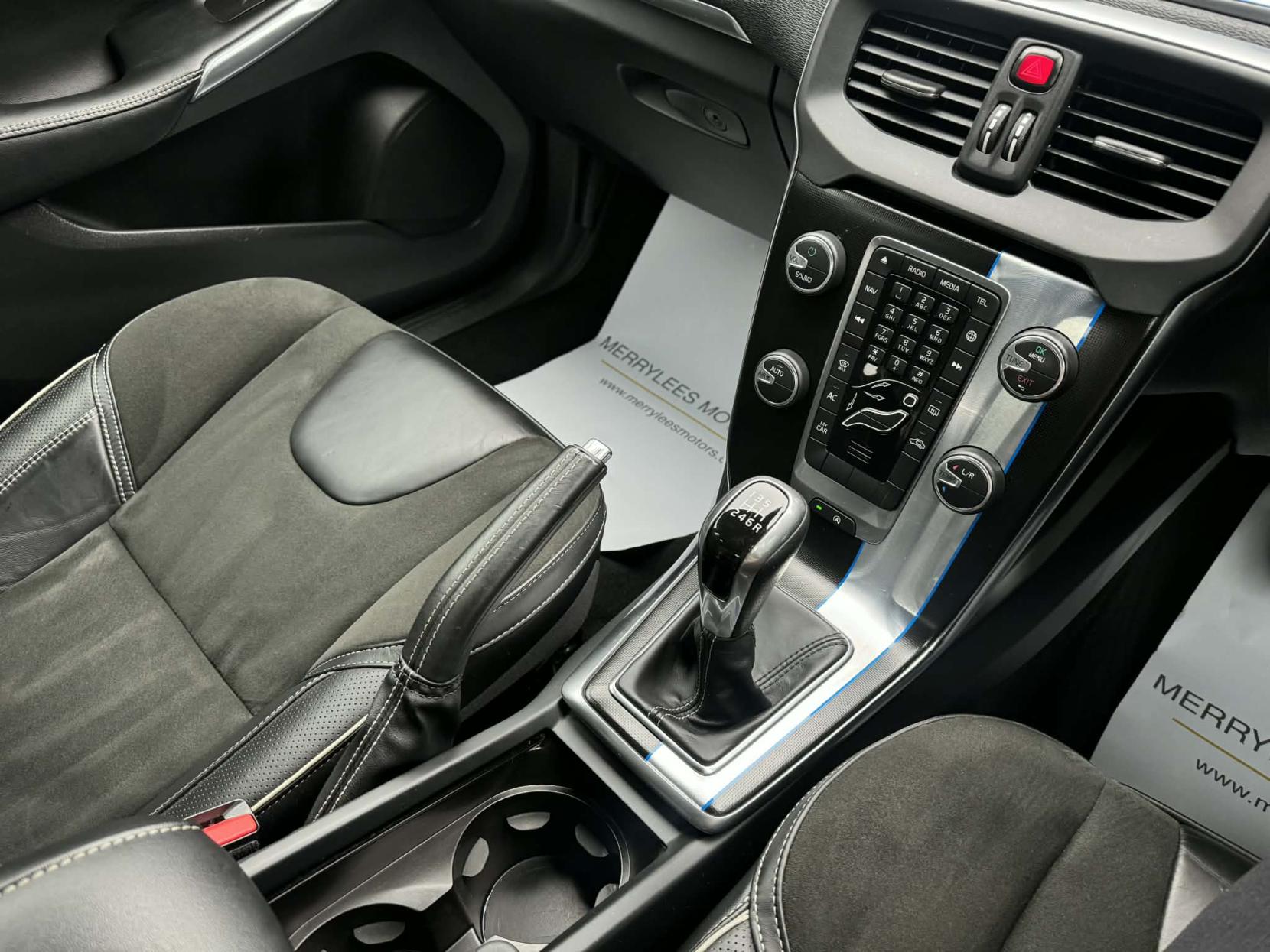 Volvo V40 2.0 D4 R-Design Nav Hatchback 5dr Diesel Manual Euro 6 (s/s) (190 ps)