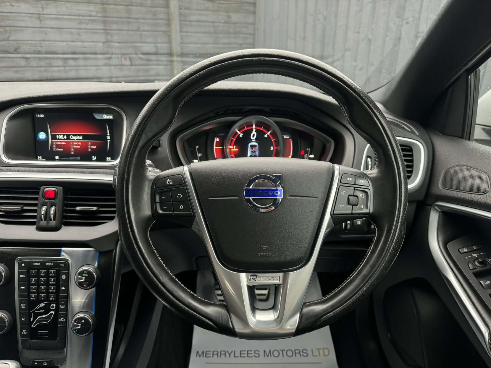 Volvo V40 2.0 D4 R-Design Nav Hatchback 5dr Diesel Manual Euro 6 (s/s) (190 ps)