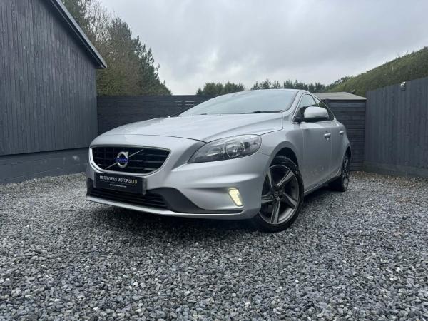 Volvo V40 2.0 D4 R-Design Nav Hatchback 5dr Diesel Manual Euro 6 (s/s) (190 ps)