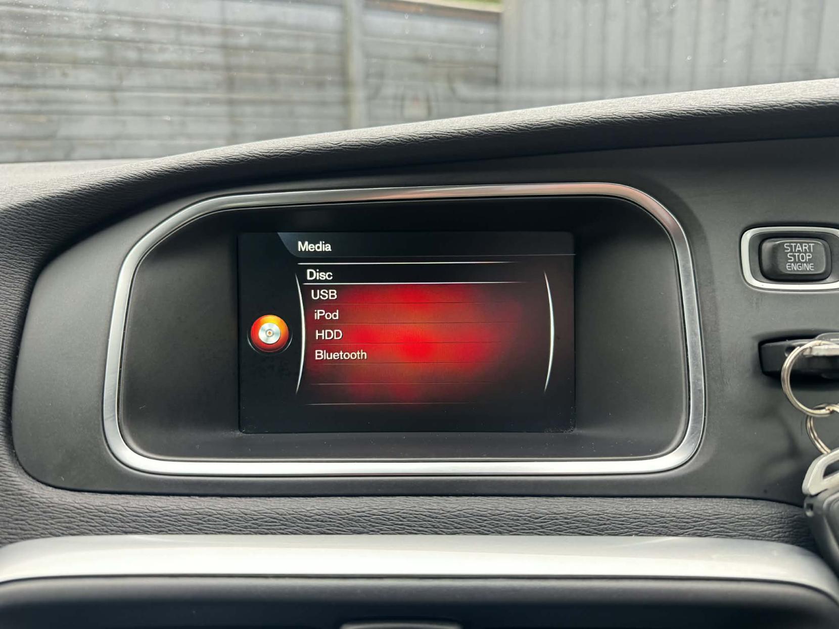 Volvo V40 2.0 D4 R-Design Nav Hatchback 5dr Diesel Manual Euro 6 (s/s) (190 ps)