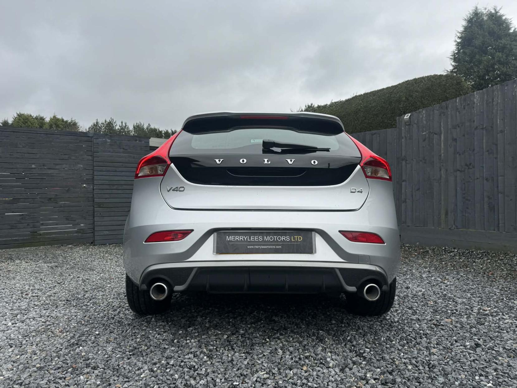 Volvo V40 2.0 D4 R-Design Nav Hatchback 5dr Diesel Manual Euro 6 (s/s) (190 ps)