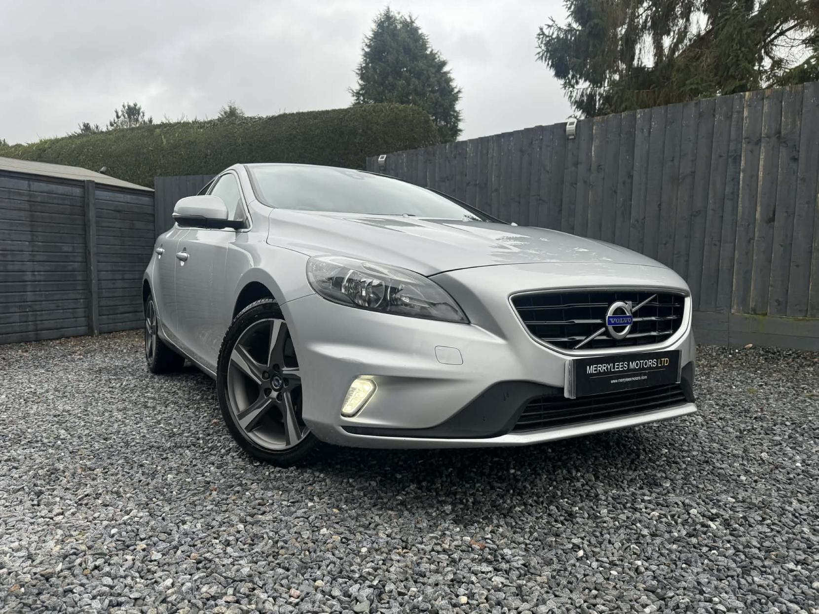 Volvo V40 2.0 D4 R-Design Nav Hatchback 5dr Diesel Manual Euro 6 (s/s) (190 ps)