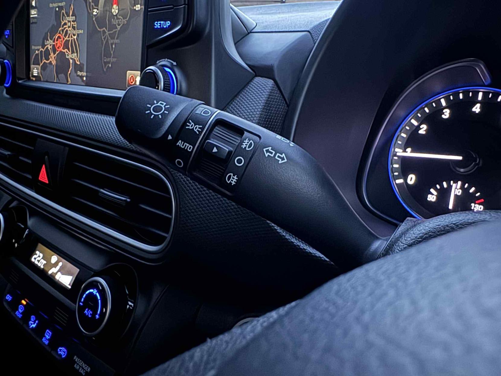 Hyundai KONA 1.0 T-GDi Blue Drive Premium SUV 5dr Petrol Manual Euro 6 (s/s) (120 ps)