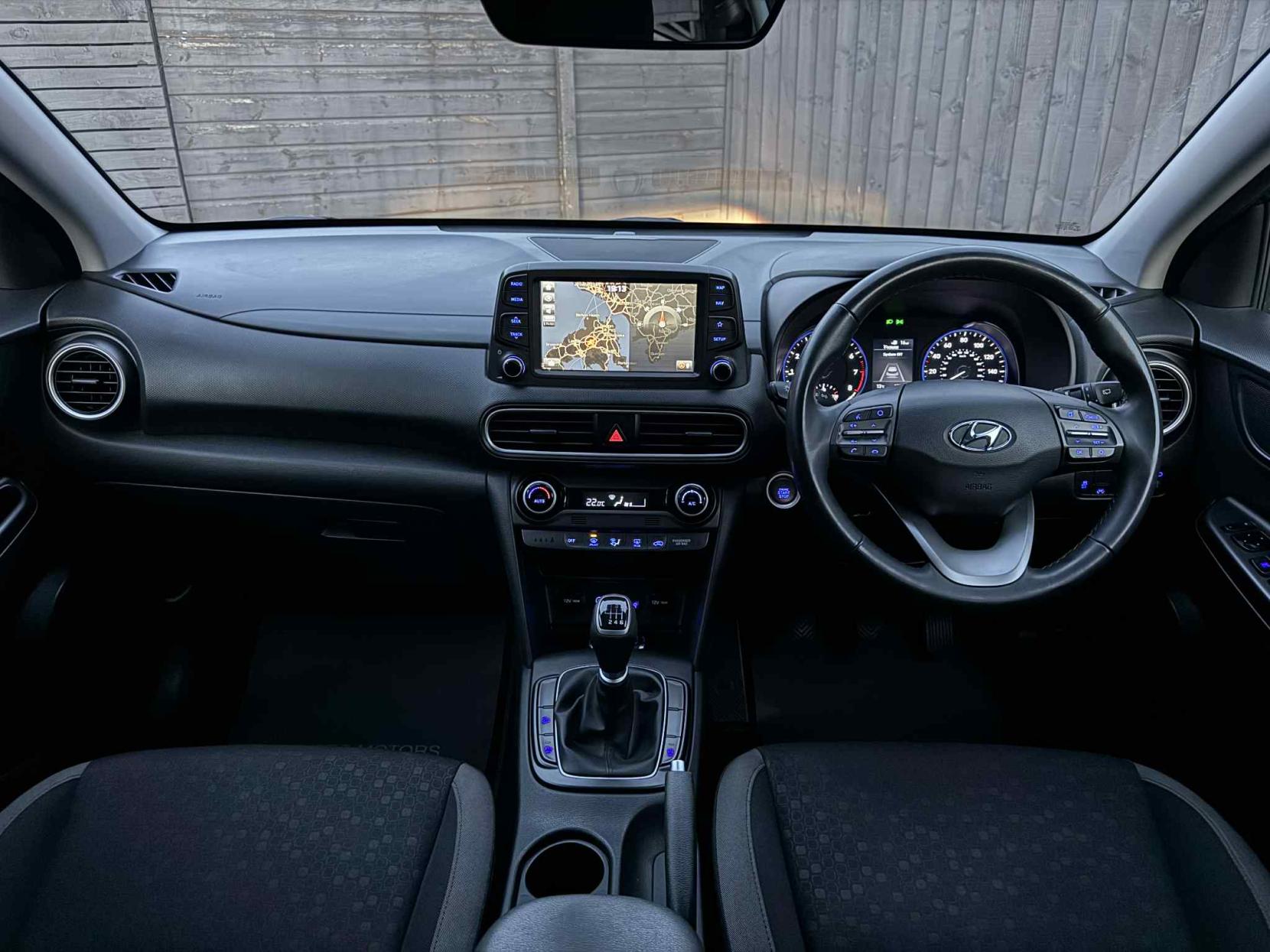 Hyundai KONA 1.0 T-GDi Blue Drive Premium SUV 5dr Petrol Manual Euro 6 (s/s) (120 ps)