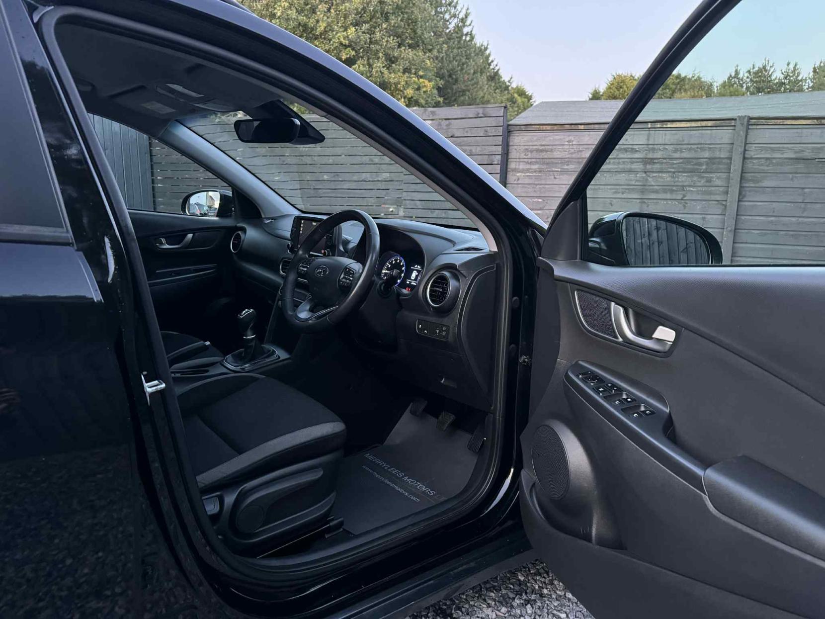 Hyundai KONA 1.0 T-GDi Blue Drive Premium SUV 5dr Petrol Manual Euro 6 (s/s) (120 ps)