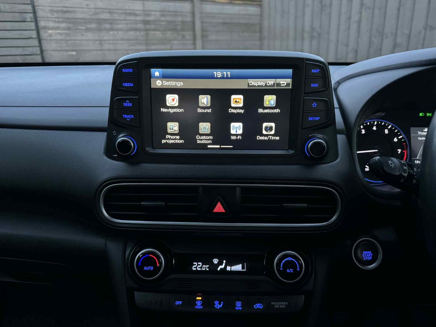 Hyundai KONA 1.0 T-GDi Blue Drive Premium SUV 5dr Petrol Manual Euro 6 (s/s) (120 ps)