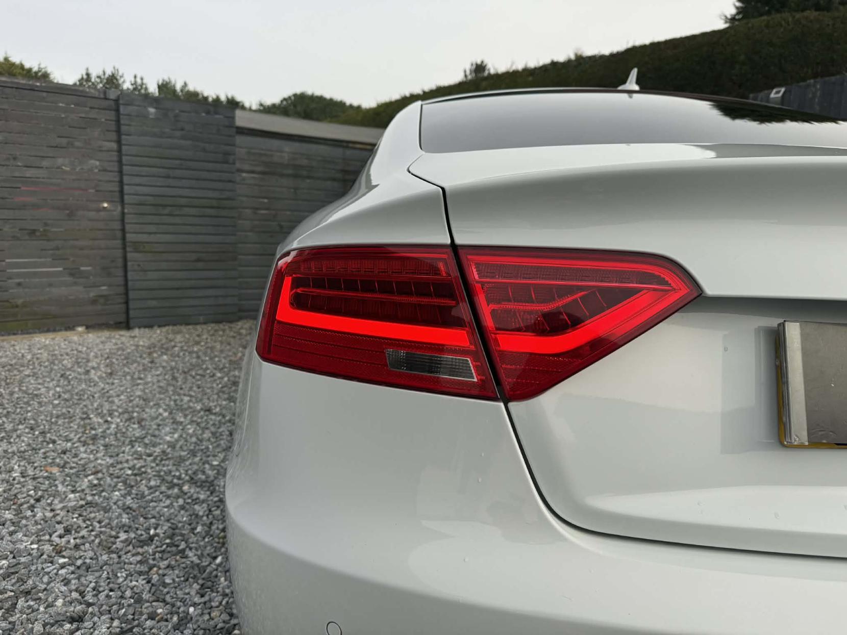 Audi A5 2.0 TDI Black Edition Sportback 5dr Diesel Manual Euro 5 (s/s) (177 ps)