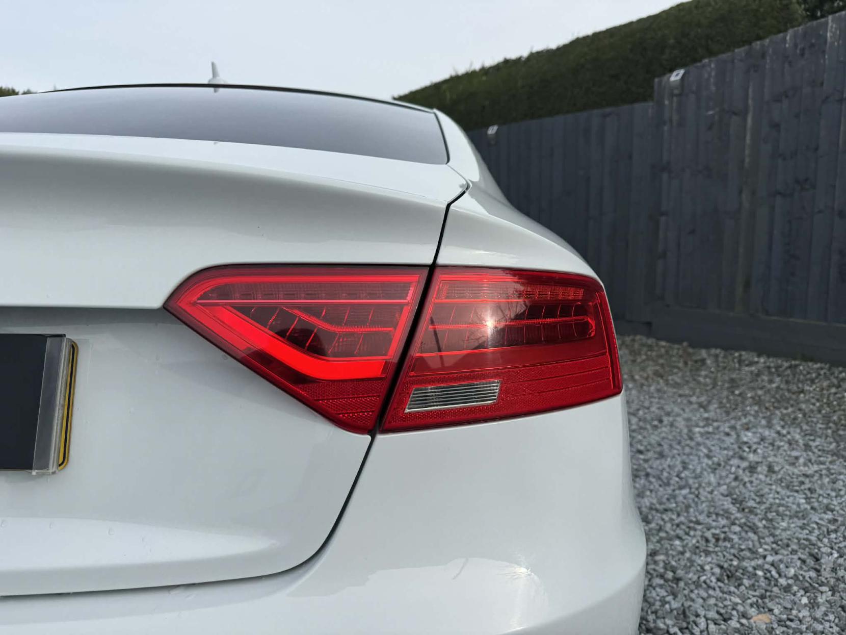 Audi A5 2.0 TDI Black Edition Sportback 5dr Diesel Manual Euro 5 (s/s) (177 ps)