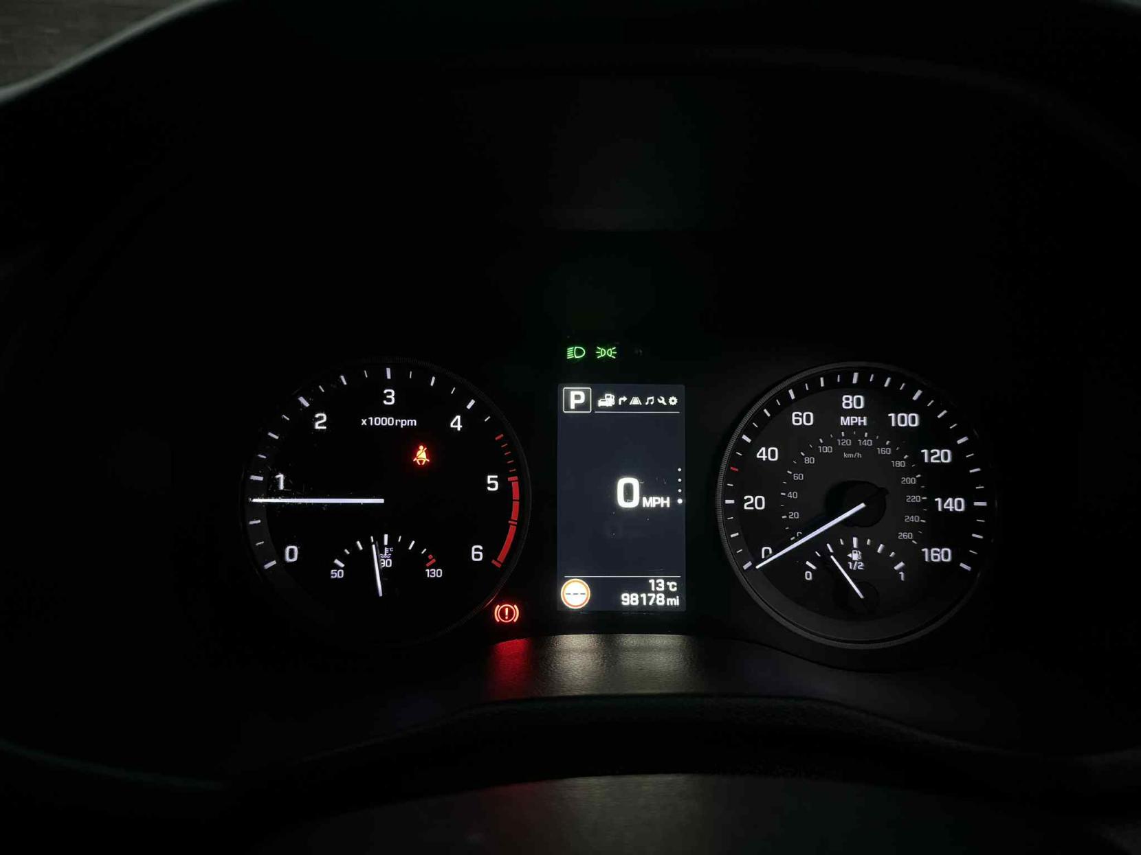 Hyundai TUCSON 2.0 CRDi Premium SUV 5dr Diesel Auto 4WD Euro 6 (136 ps)