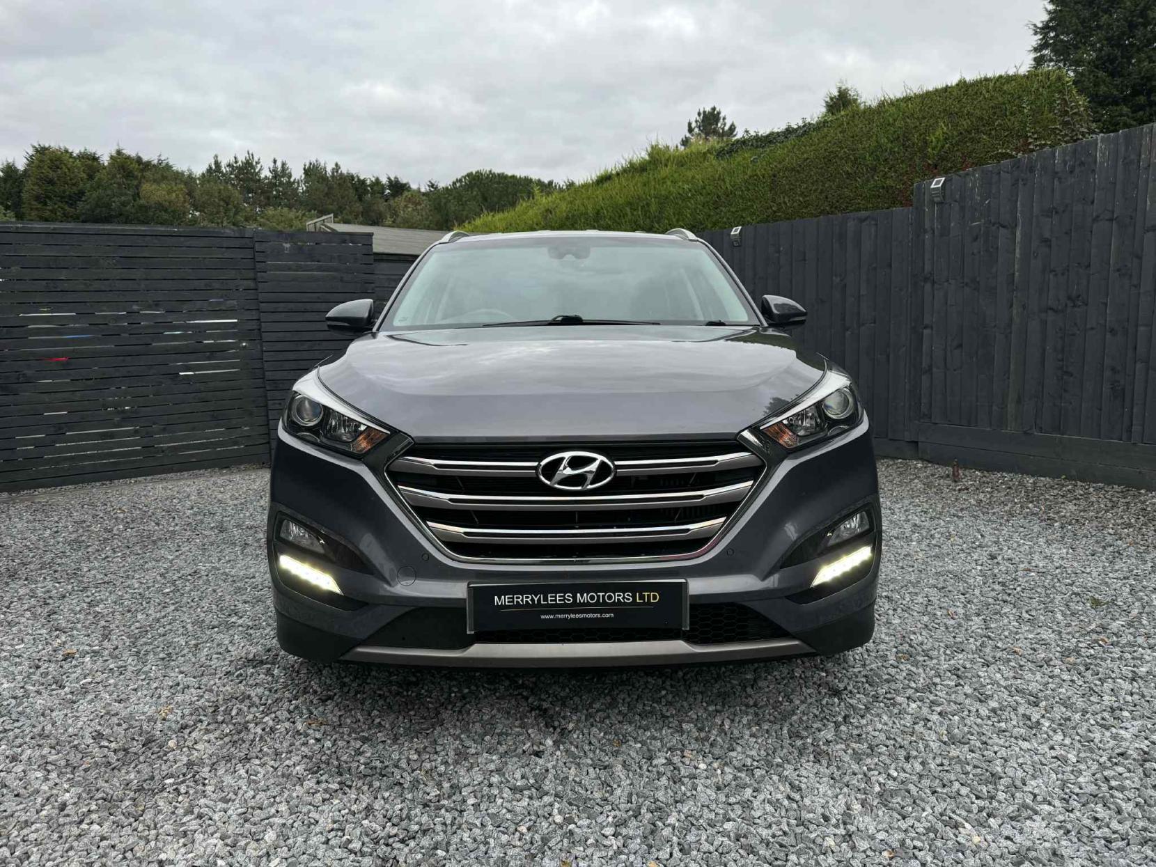 Hyundai TUCSON 2.0 CRDi Premium SUV 5dr Diesel Auto 4WD Euro 6 (136 ps)