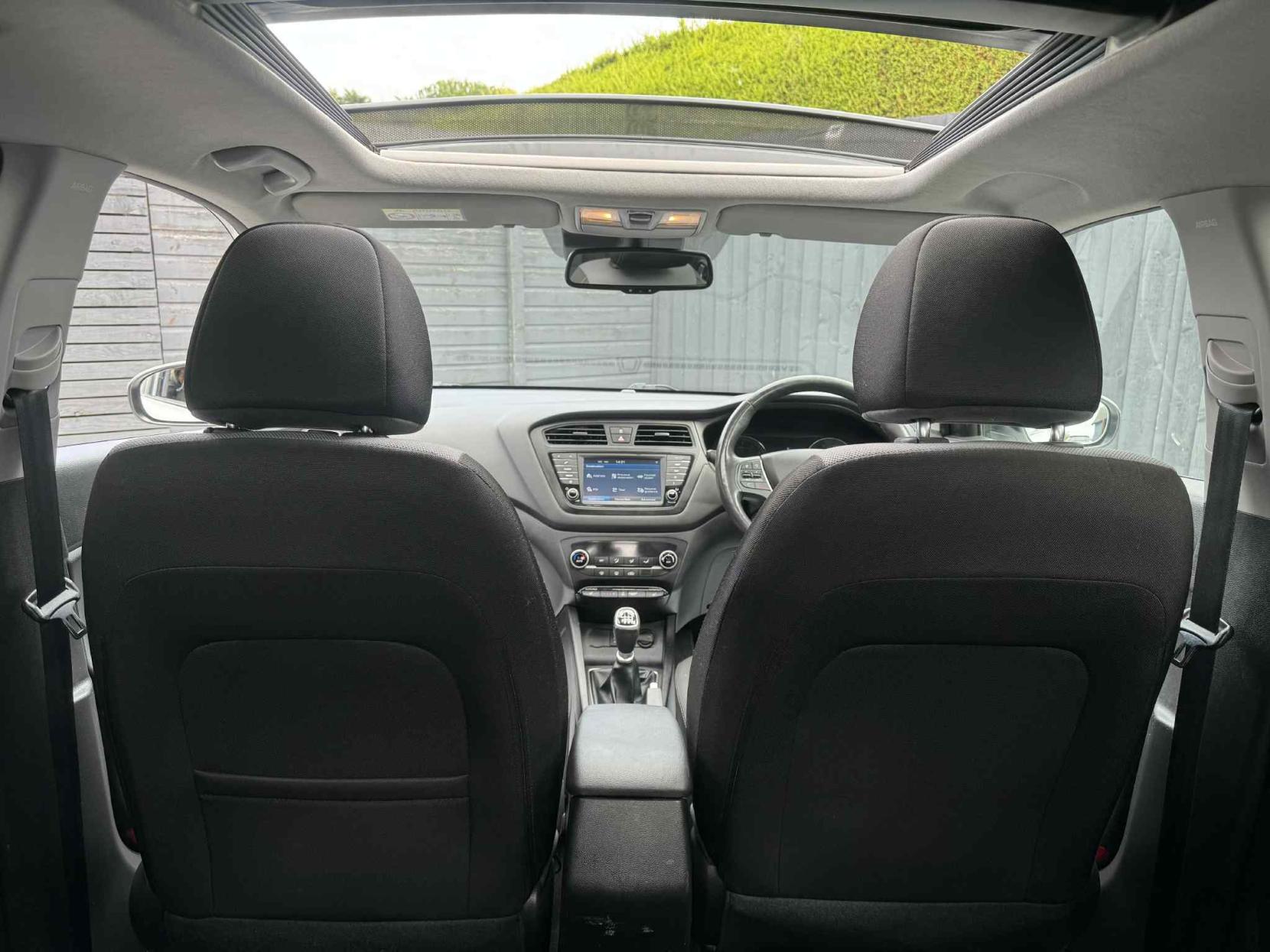 Hyundai i20 1.0 T-GDi Premium SE Nav Hatchback 5dr Petrol Manual Euro 6 (120 ps)