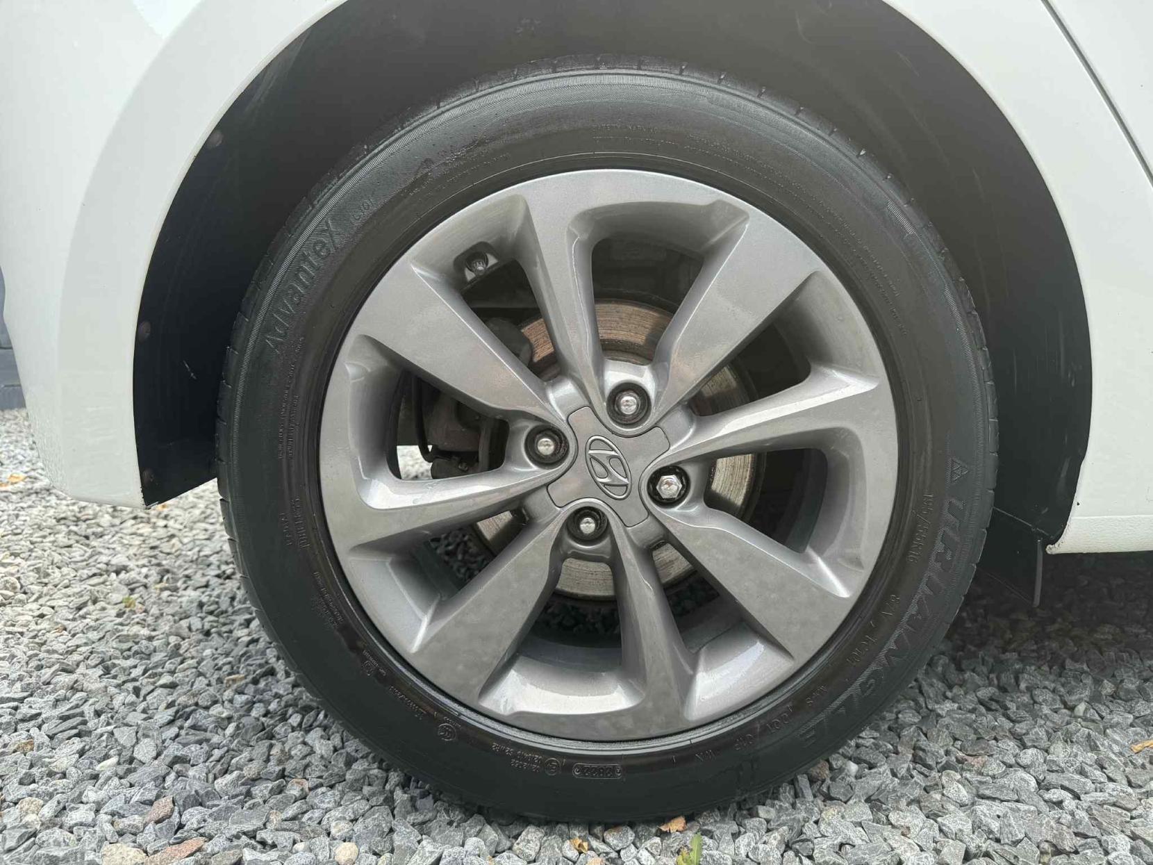 Hyundai i20 1.0 T-GDi Premium SE Nav Hatchback 5dr Petrol Manual Euro 6 (120 ps)