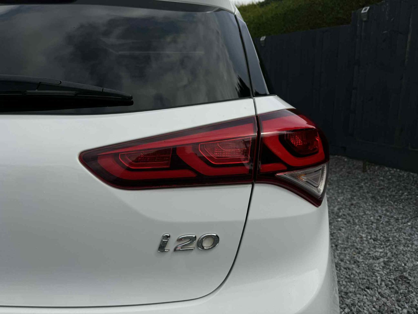 Hyundai i20 1.0 T-GDi Premium SE Nav Hatchback 5dr Petrol Manual Euro 6 (120 ps)