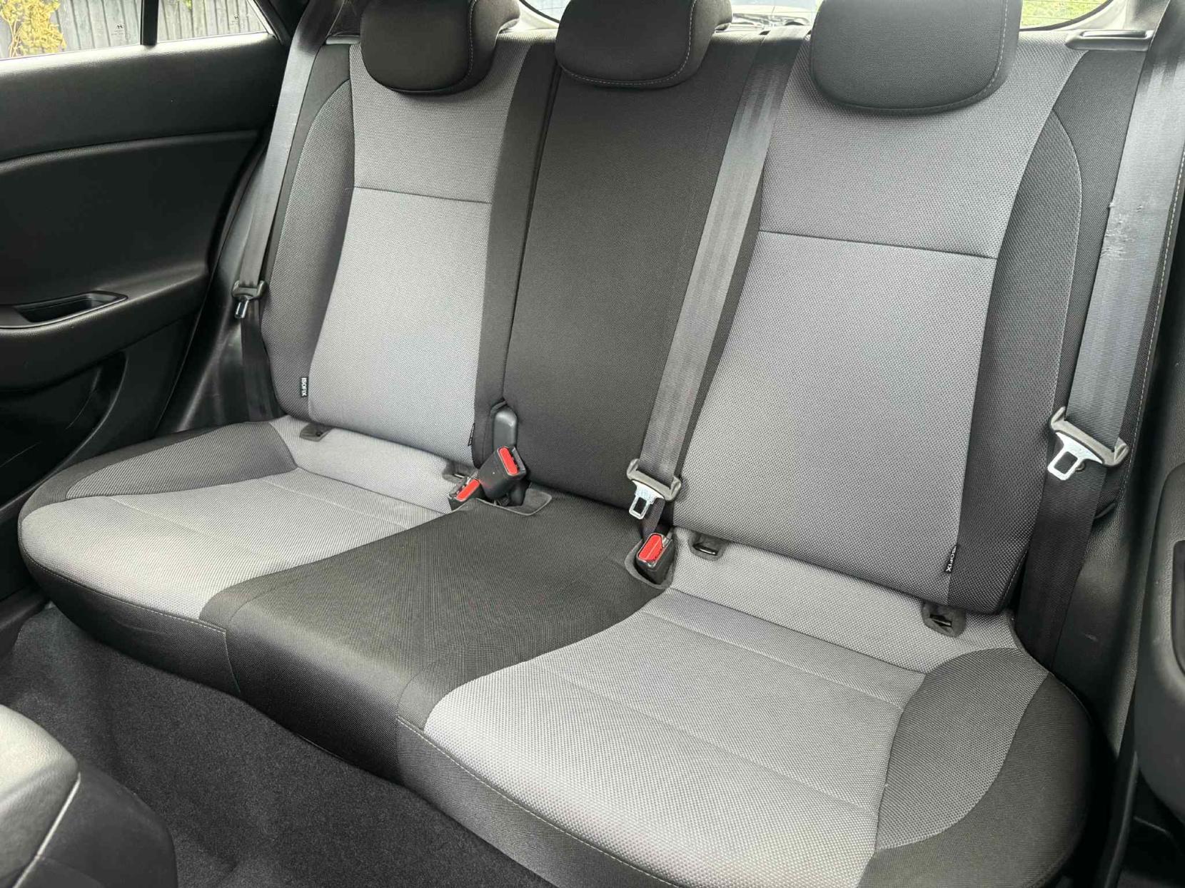 Hyundai i20 1.0 T-GDi Premium SE Nav Hatchback 5dr Petrol Manual Euro 6 (120 ps)