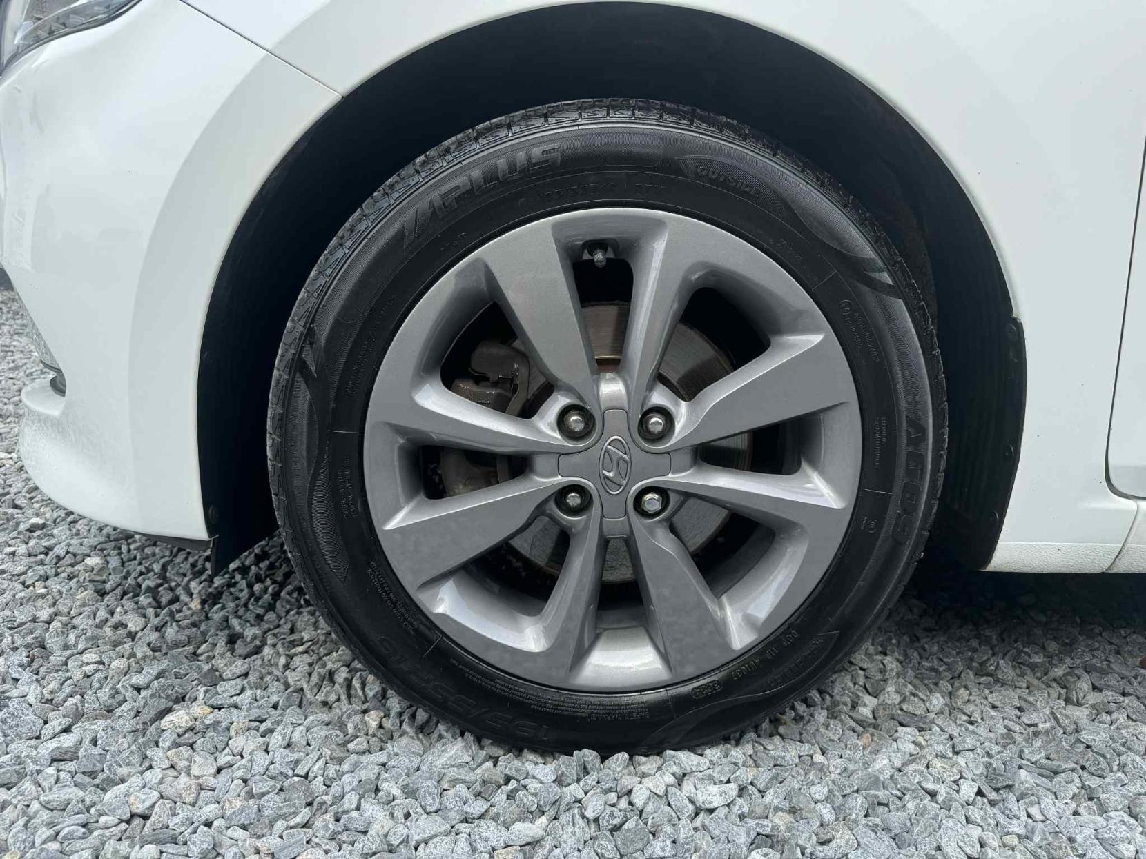 Hyundai i20 1.0 T-GDi Premium SE Nav Hatchback 5dr Petrol Manual Euro 6 (120 ps)