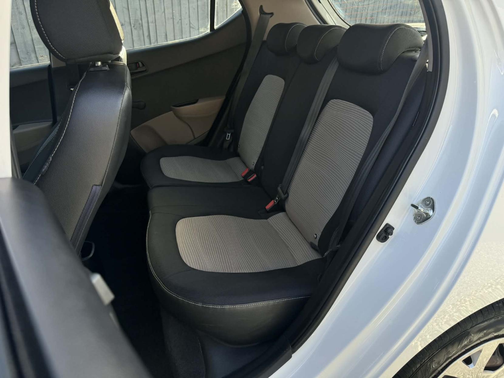 Hyundai i10 1.0 S Air Hatchback 5dr Petrol Manual Euro 5 (66 ps)