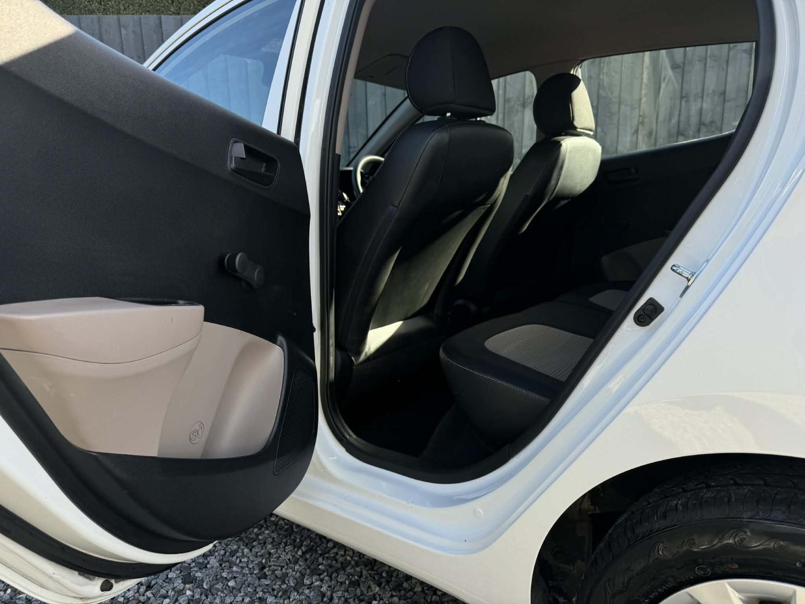 Hyundai i10 1.0 S Air Hatchback 5dr Petrol Manual Euro 5 (66 ps)