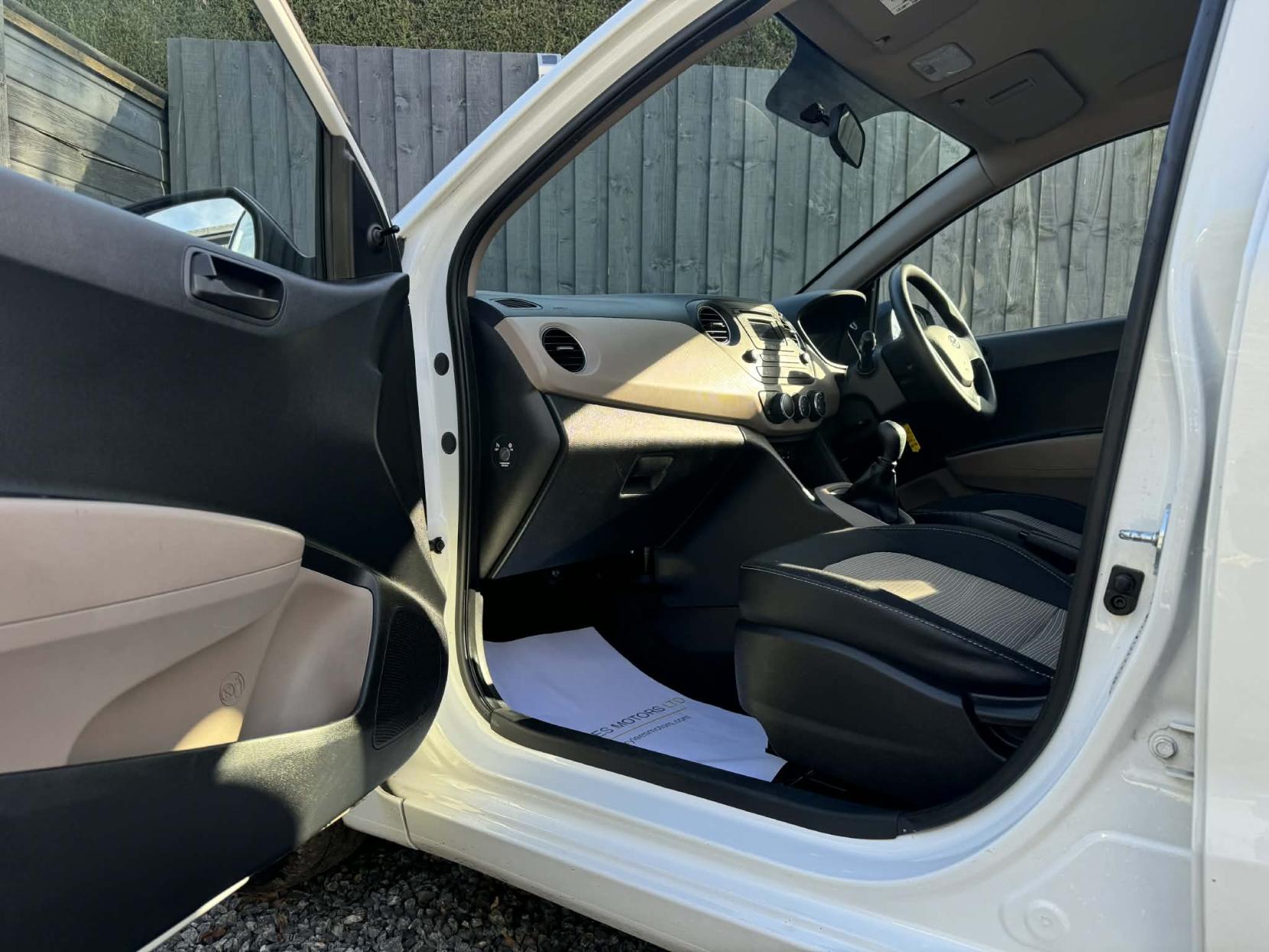 Hyundai i10 1.0 S Air Hatchback 5dr Petrol Manual Euro 5 (66 ps)