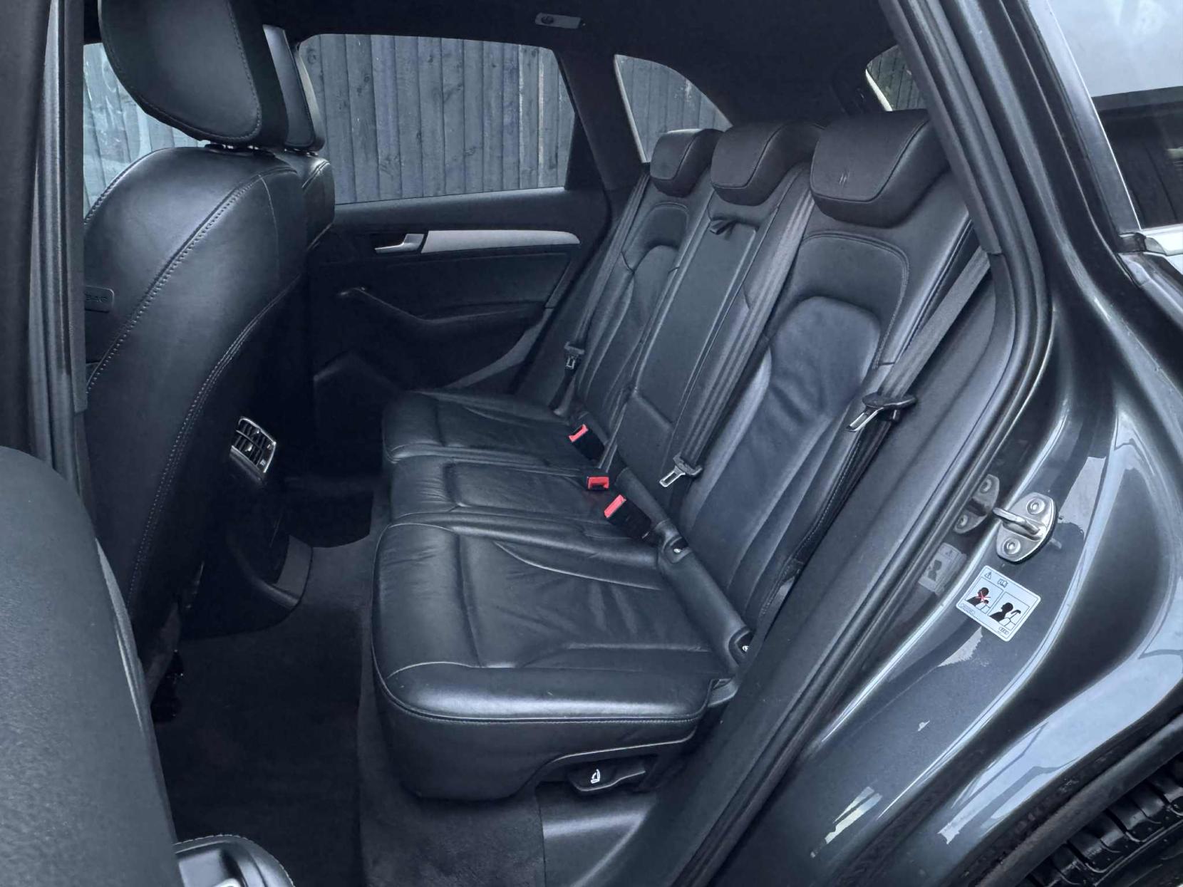 Audi Q5 2.0 TDI S line Plus SUV 5dr Diesel S Tronic quattro Euro 5 (s/s) (177 ps)