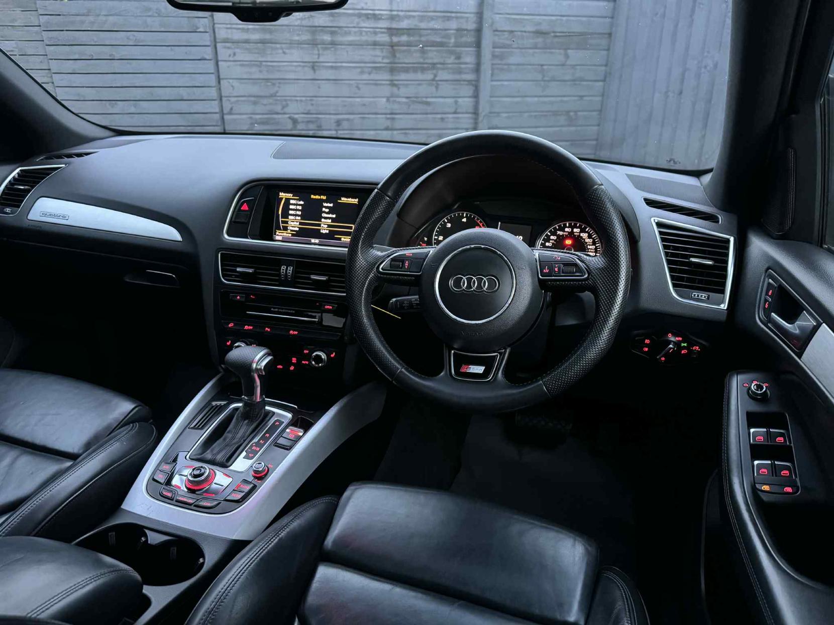 Audi Q5 2.0 TDI S line Plus SUV 5dr Diesel S Tronic quattro Euro 5 (s/s) (177 ps)