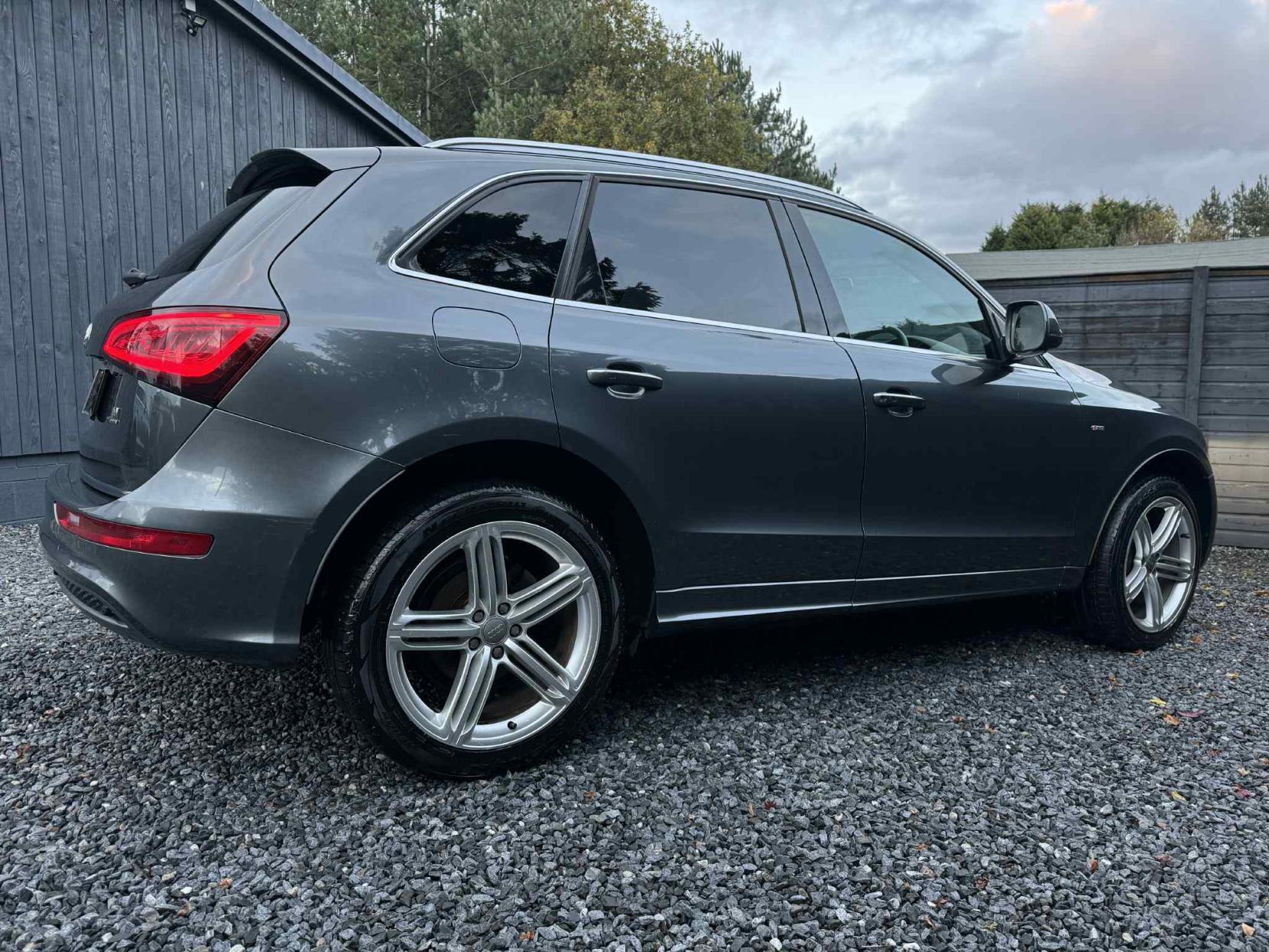 Audi Q5 2.0 TDI S line Plus SUV 5dr Diesel S Tronic quattro Euro 5 (s/s) (177 ps)