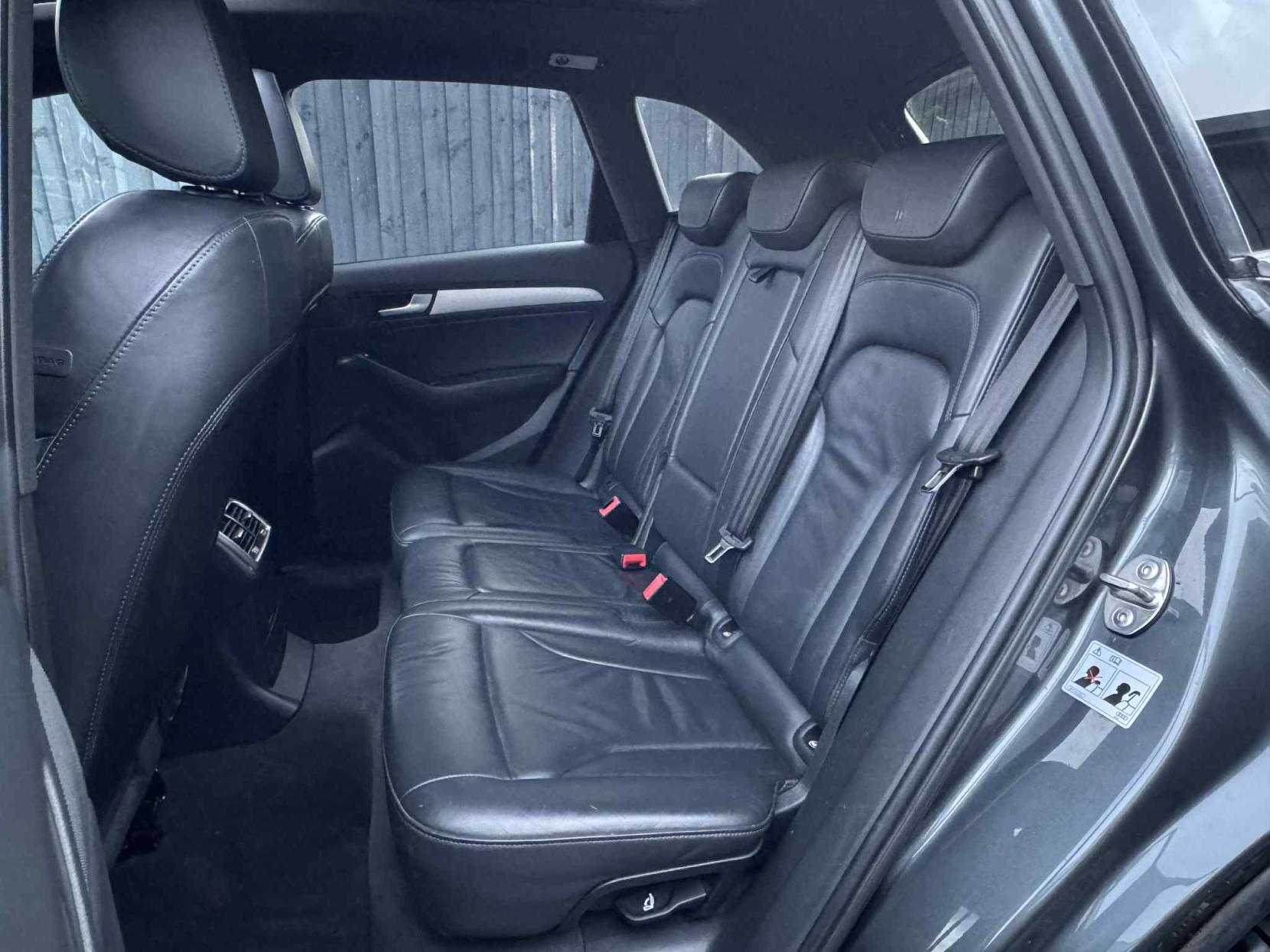 Audi Q5 2.0 TDI S line Plus SUV 5dr Diesel S Tronic quattro Euro 5 (s/s) (177 ps)