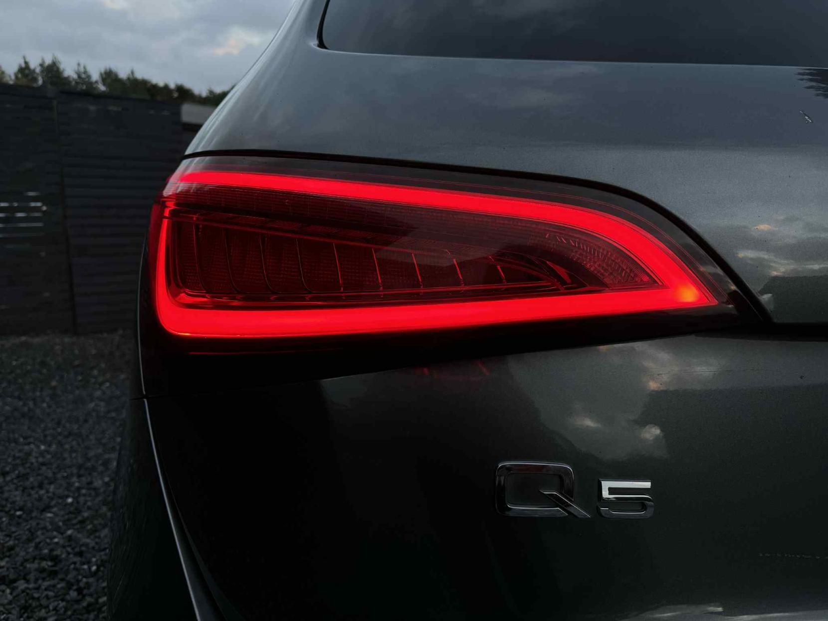 Audi Q5 2.0 TDI S line Plus SUV 5dr Diesel S Tronic quattro Euro 5 (s/s) (177 ps)