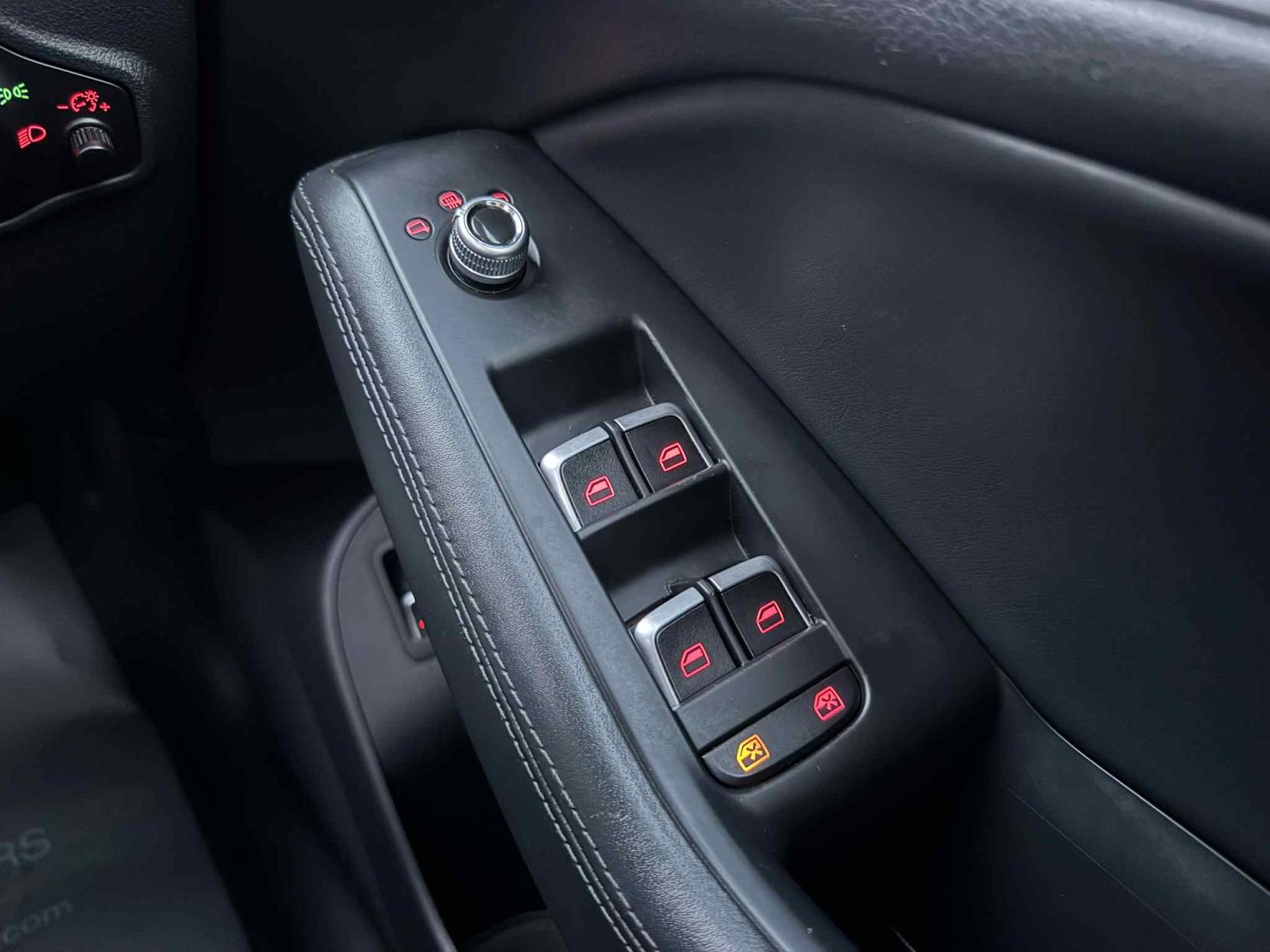 Audi Q5 2.0 TDI S line Plus SUV 5dr Diesel S Tronic quattro Euro 5 (s/s) (177 ps)