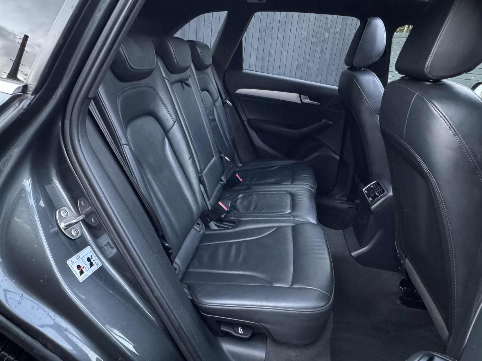 Audi Q5 2.0 TDI S line Plus SUV 5dr Diesel S Tronic quattro Euro 5 (s/s) (177 ps)