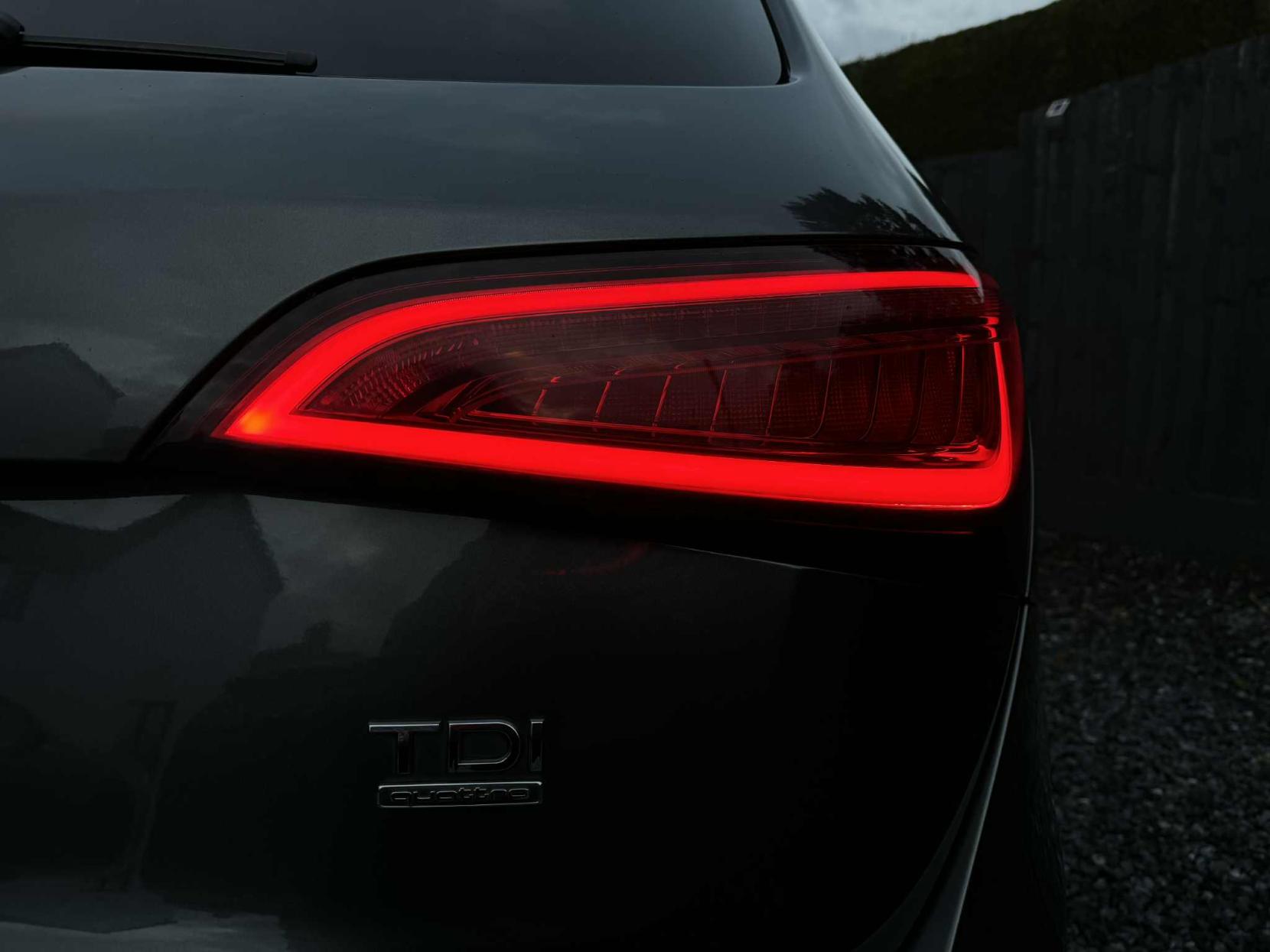 Audi Q5 2.0 TDI S line Plus SUV 5dr Diesel S Tronic quattro Euro 5 (s/s) (177 ps)