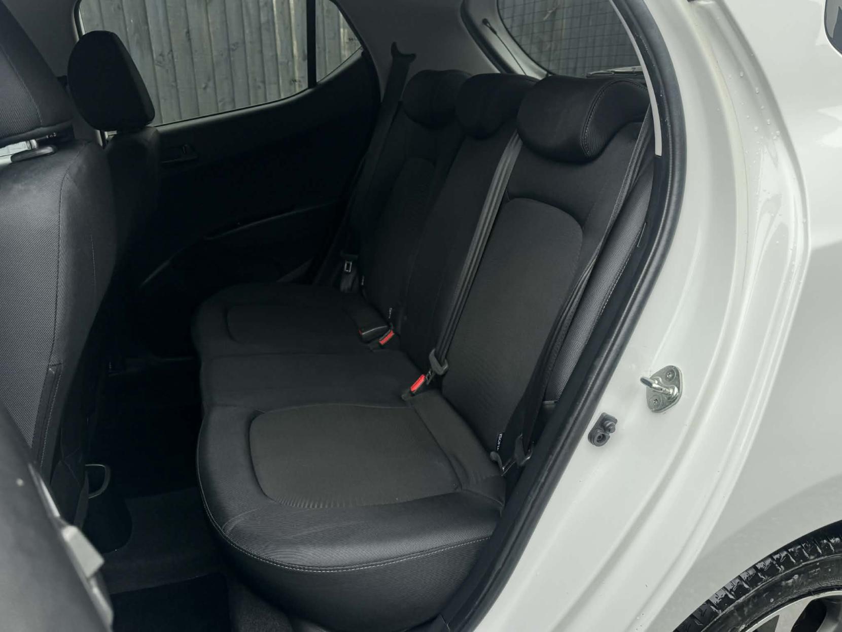 Hyundai i10 1.0 Play Hatchback 5dr Petrol Manual Euro 6 (67 ps)