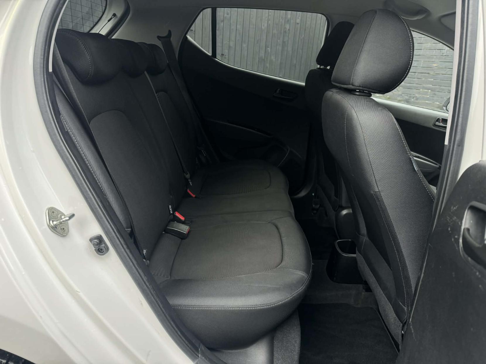 Hyundai i10 1.0 Play Hatchback 5dr Petrol Manual Euro 6 (67 ps)