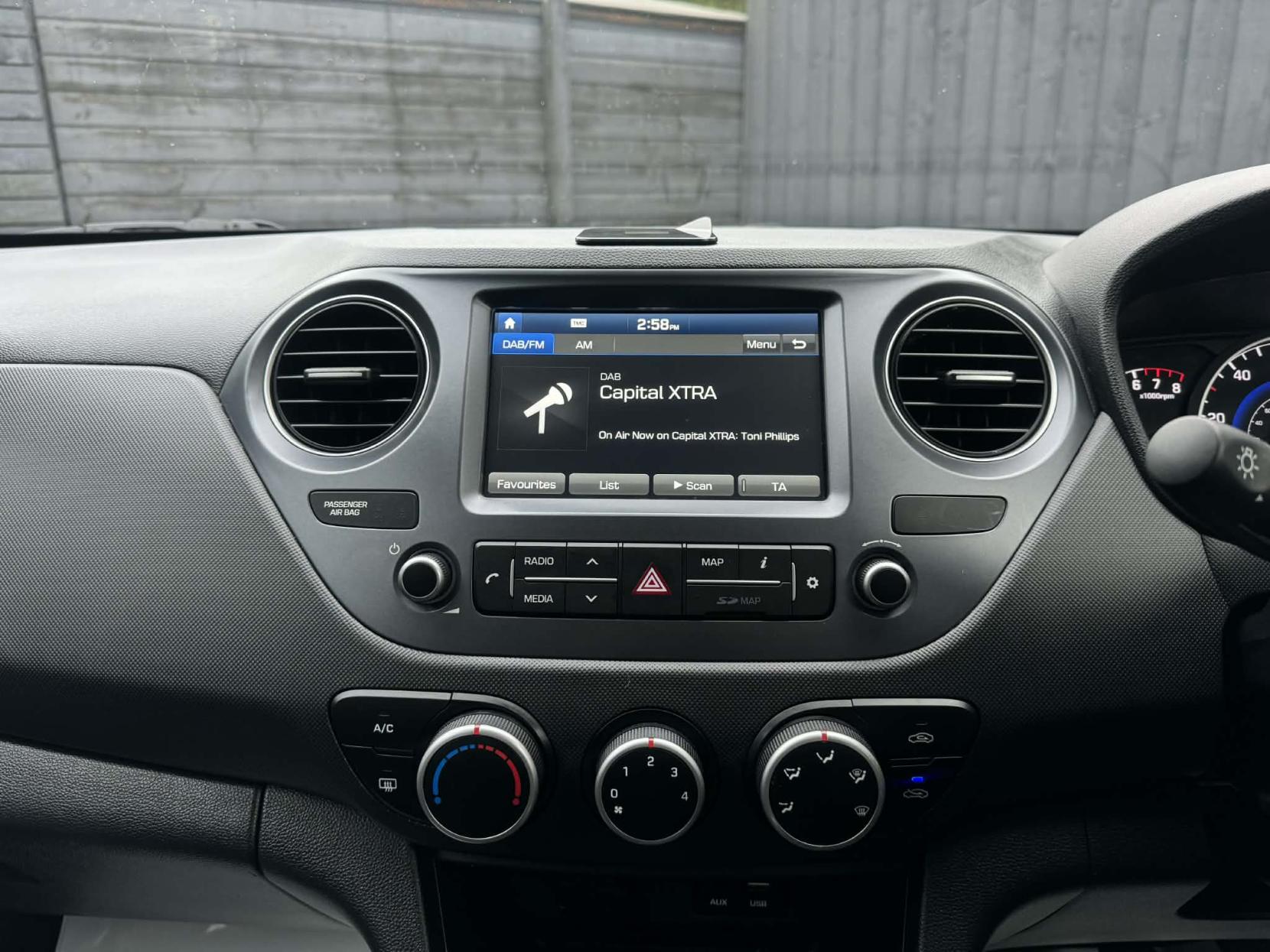 Hyundai i10 1.0 Play Hatchback 5dr Petrol Manual Euro 6 (67 ps)