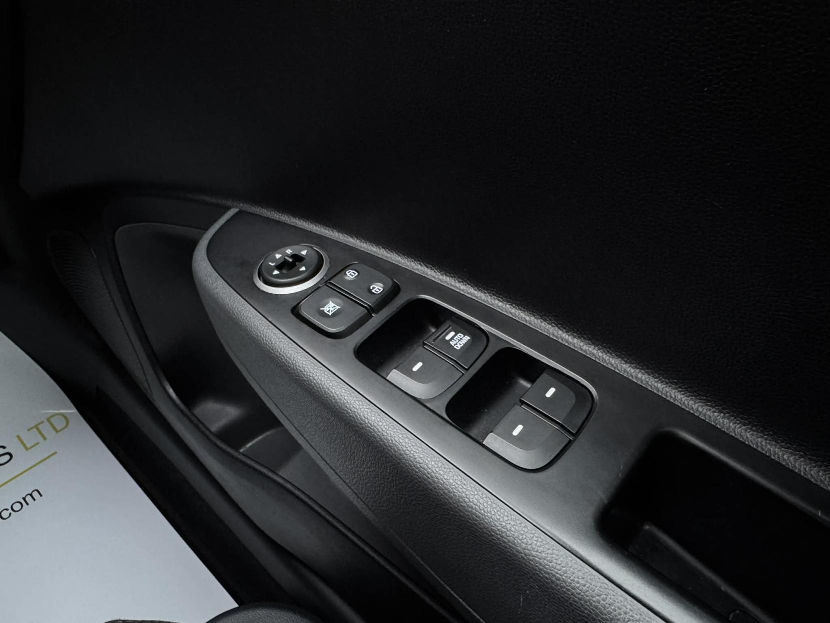 Hyundai i10 1.0 Play Hatchback 5dr Petrol Manual Euro 6 (67 ps)