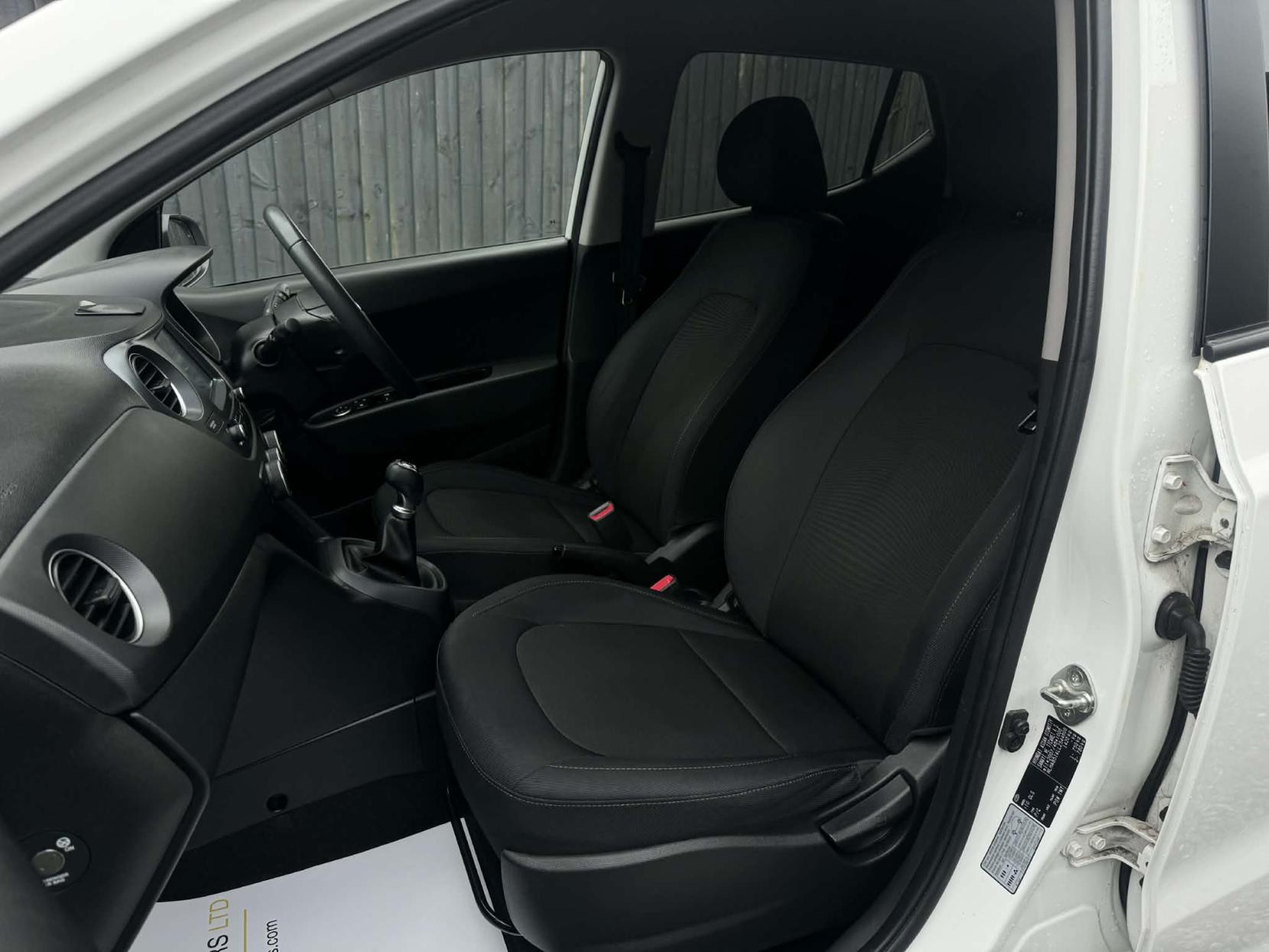 Hyundai i10 1.0 Play Hatchback 5dr Petrol Manual Euro 6 (67 ps)