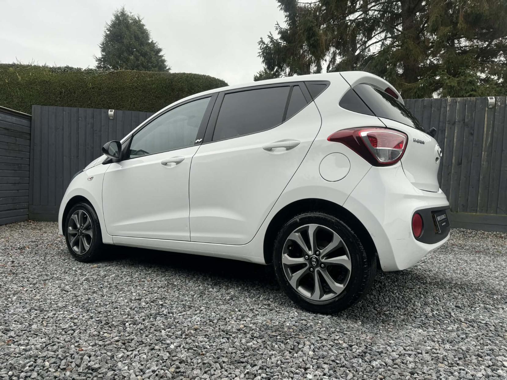 Hyundai i10 1.0 Play Hatchback 5dr Petrol Manual Euro 6 (67 ps)