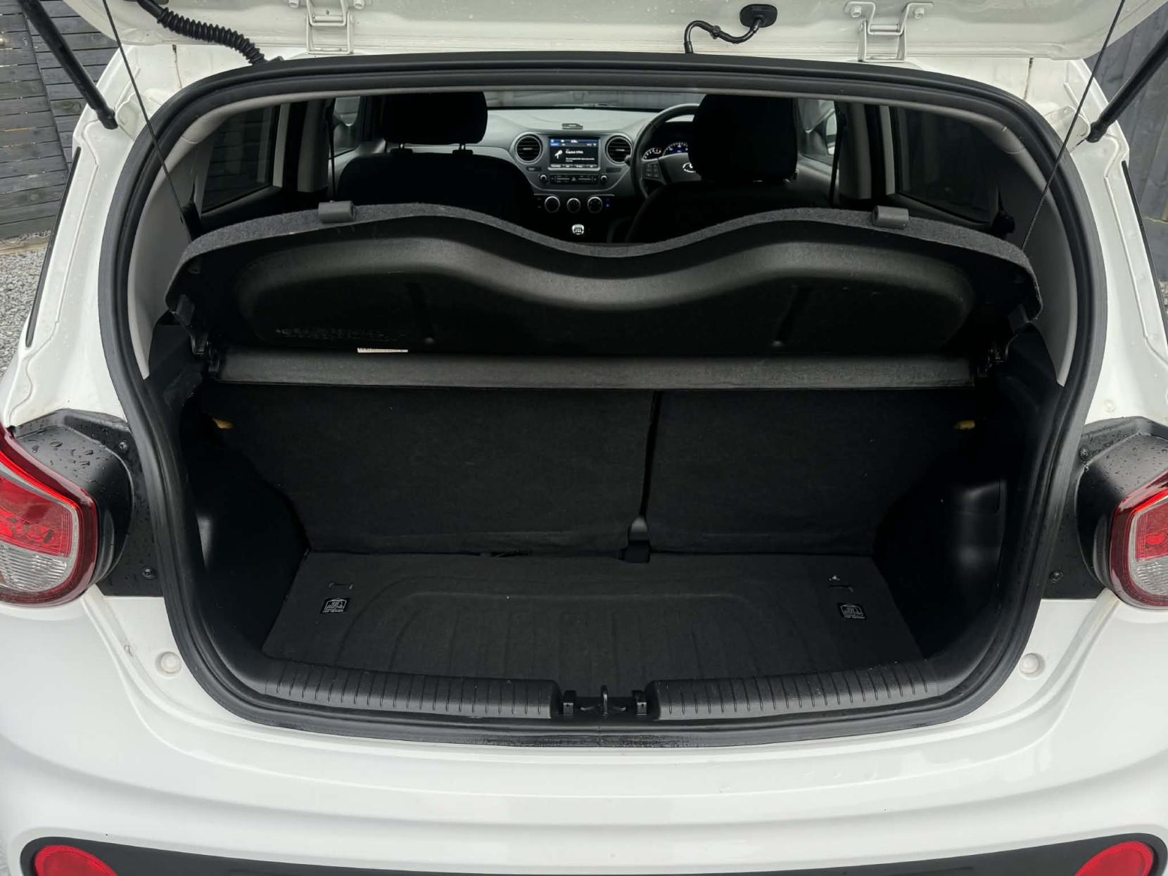 Hyundai i10 1.0 Play Hatchback 5dr Petrol Manual Euro 6 (67 ps)