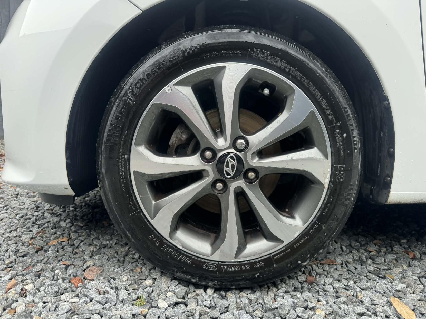 Hyundai i10 1.0 Play Hatchback 5dr Petrol Manual Euro 6 (67 ps)