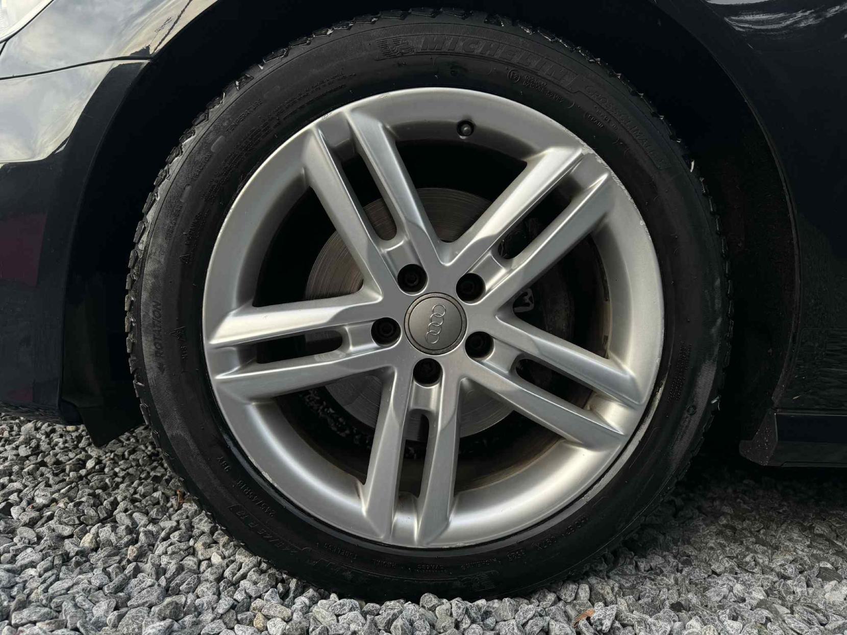 Audi A6 Saloon 2.0 TDI S line Saloon 4dr Diesel Multitronic Euro 5 (s/s) (177 ps)