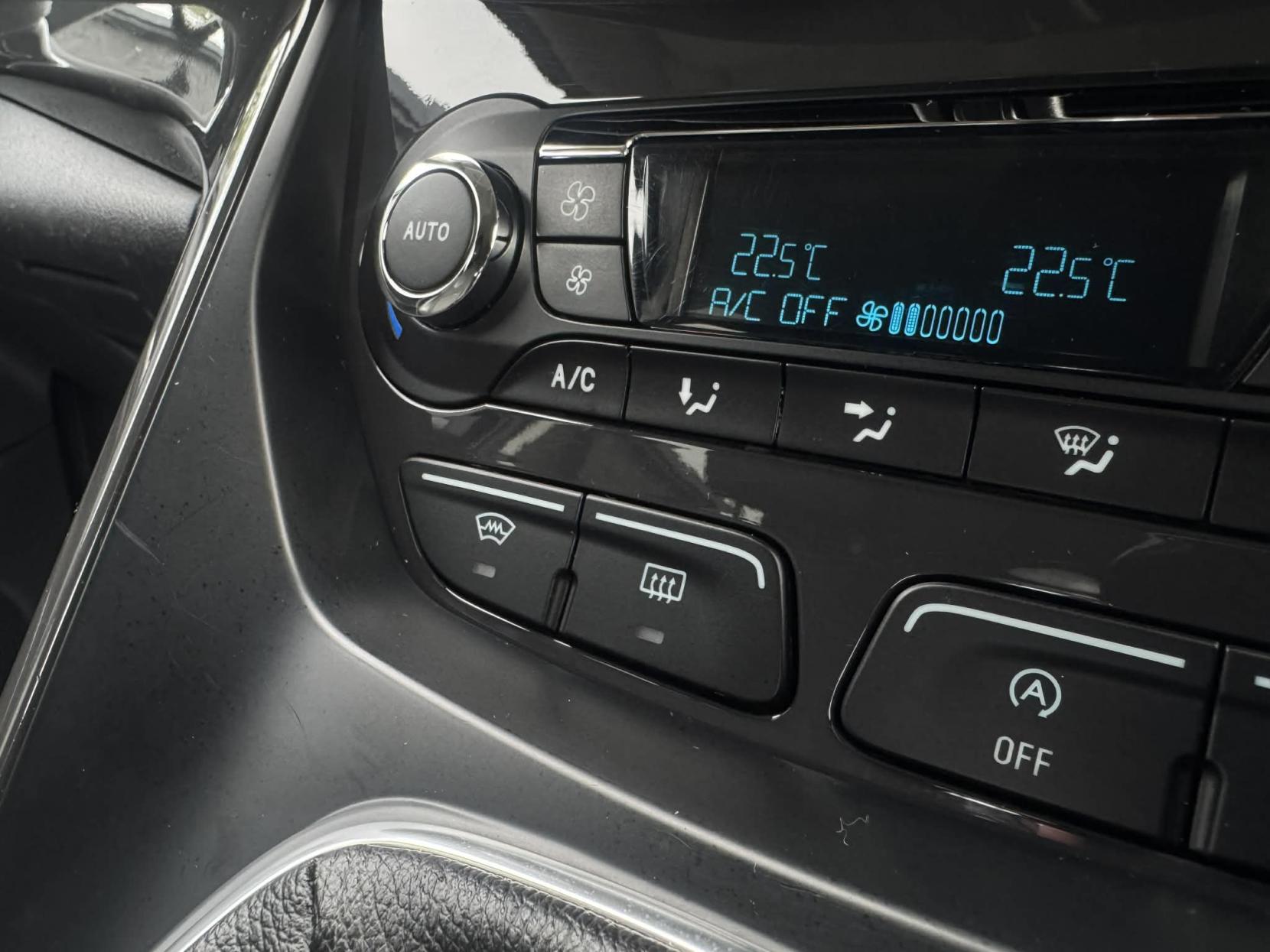 Ford Kuga 2.0 TDCi Titanium SUV 5dr Diesel Manual 2WD Euro 6 (s/s) (150 ps)